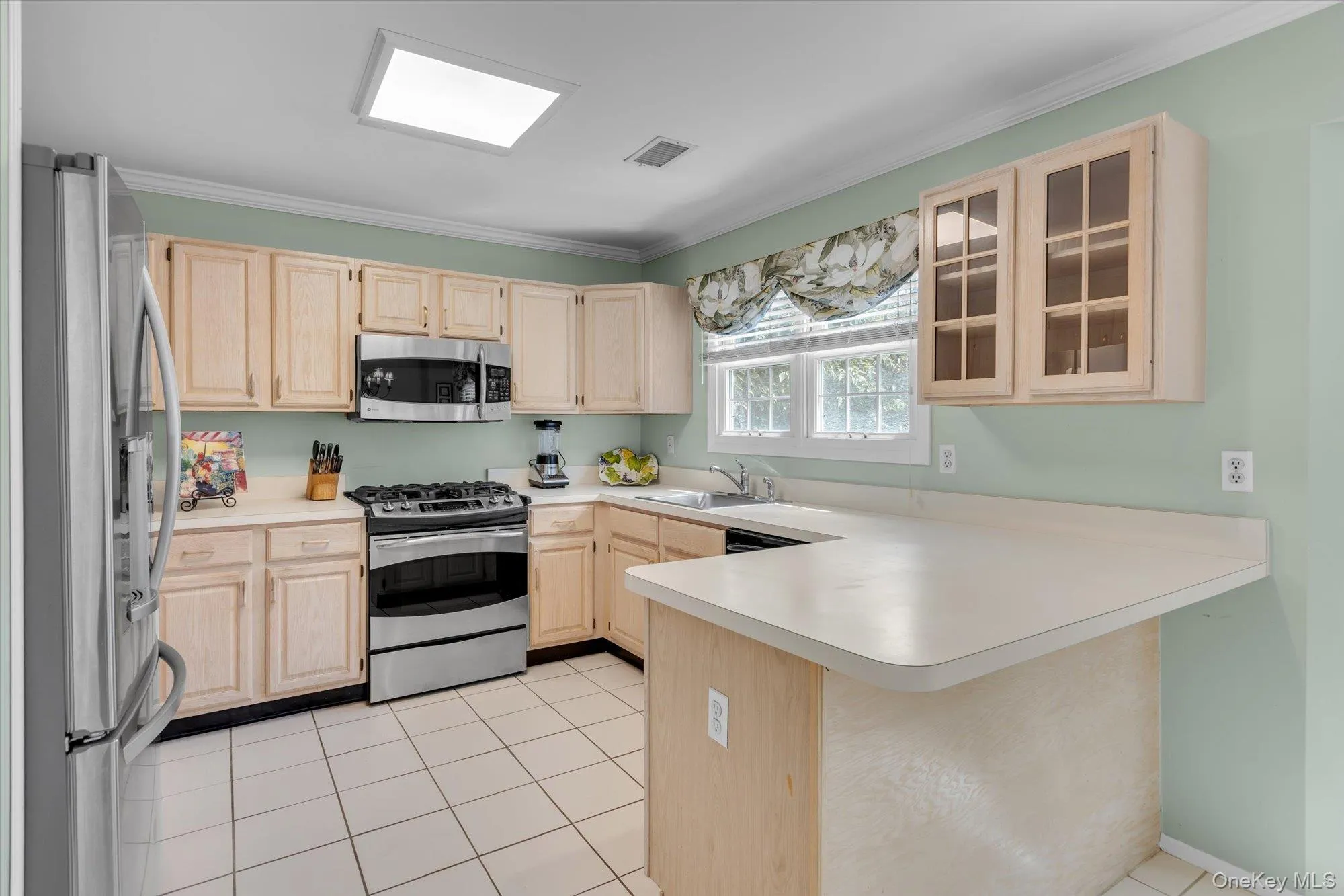 11 Lakebridge Drive, Smithtown, NY, 2 Bedrooms Bedrooms, 5 Rooms Rooms,2 BathroomsBathrooms,Residential,For Rent,Lakebridge,0,1039662 11 Lakebridge Drive, Smithtown, NY, 2 Bedrooms Bedrooms, 5 Rooms Rooms,2 BathroomsBathrooms,Residential,For Rent,Lakebridge,0,1039662