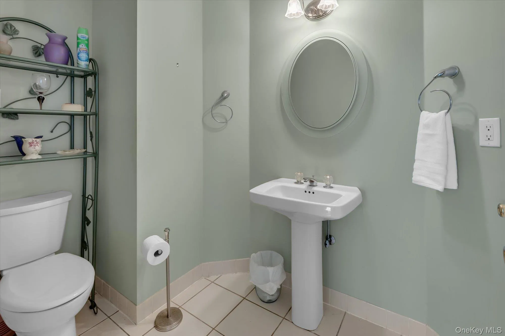 11 Lakebridge Drive, Smithtown, NY, 2 Bedrooms Bedrooms, 5 Rooms Rooms,2 BathroomsBathrooms,Residential,For Rent,Lakebridge,0,1039662 11 Lakebridge Drive, Smithtown, NY, 2 Bedrooms Bedrooms, 5 Rooms Rooms,2 BathroomsBathrooms,Residential,For Rent,Lakebridge,0,1039662