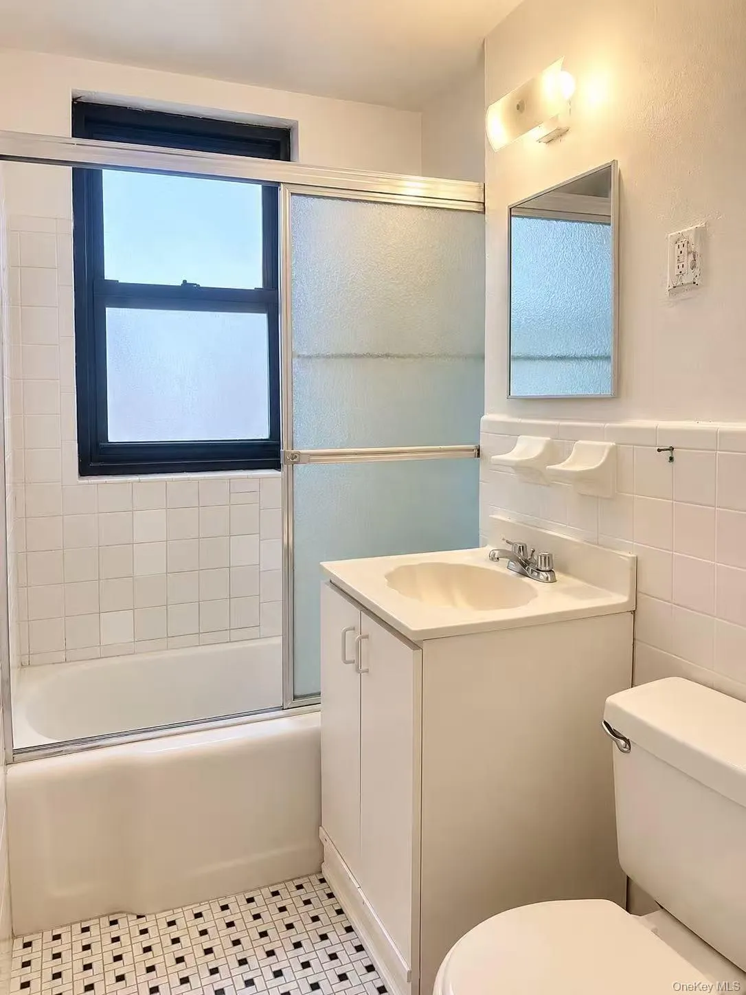 99-60 63rd Road, New York, NY, 2 Bedrooms Bedrooms, 4 Rooms Rooms,1 BathroomBathrooms,Residential,For Rent,63rd,0,1039663 99-60 63rd Road, New York, NY, 2 Bedrooms Bedrooms, 4 Rooms Rooms,1 BathroomBathrooms,Residential,For Rent,63rd,0,1039663