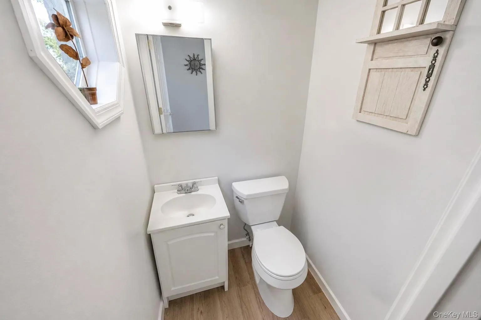 1 Lowell Road, Islip, NY, 3 Bedrooms Bedrooms, 7 Rooms Rooms,1 BathroomBathrooms,Residential,For Rent,Lowell,0,1039664 1 Lowell Road, Islip, NY, 3 Bedrooms Bedrooms, 7 Rooms Rooms,1 BathroomBathrooms,Residential,For Rent,Lowell,0,1039664