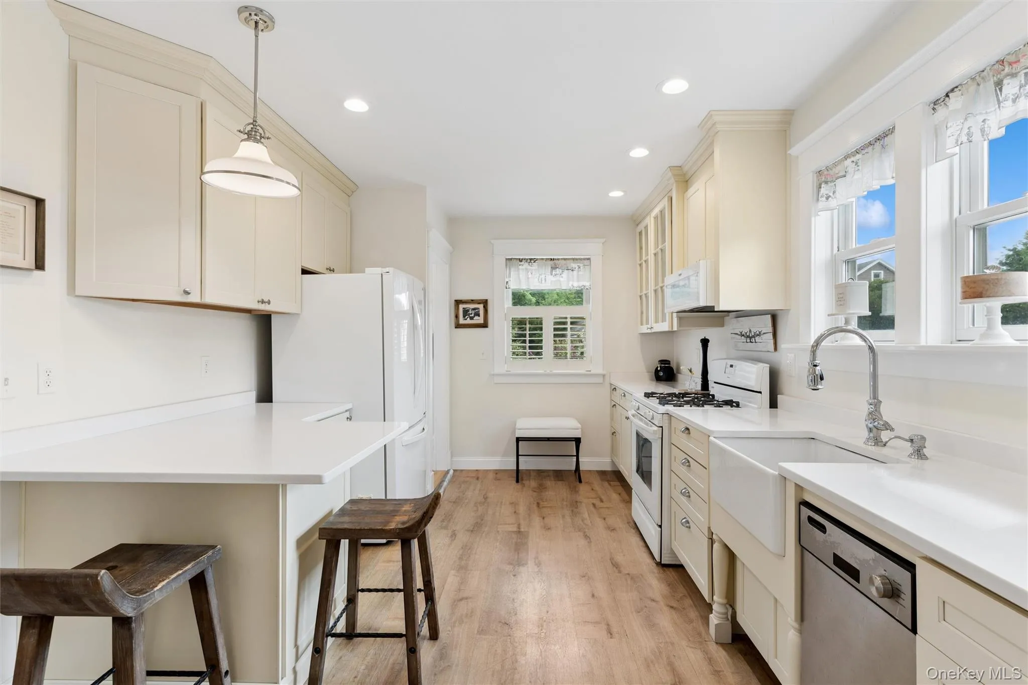 87 Islip Avenue, Islip, NY, 2 Bedrooms Bedrooms, 5 Rooms Rooms,2 BathroomsBathrooms,Residential,For Rent,Islip,0,1039668 87 Islip Avenue, Islip, NY, 2 Bedrooms Bedrooms, 5 Rooms Rooms,2 BathroomsBathrooms,Residential,For Rent,Islip,0,1039668
