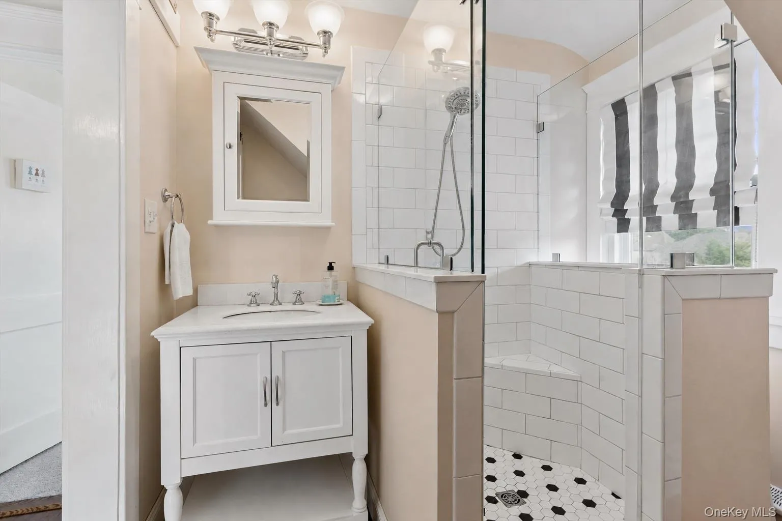 87 Islip Avenue, Islip, NY, 2 Bedrooms Bedrooms, 5 Rooms Rooms,2 BathroomsBathrooms,Residential,For Rent,Islip,0,1039668 87 Islip Avenue, Islip, NY, 2 Bedrooms Bedrooms, 5 Rooms Rooms,2 BathroomsBathrooms,Residential,For Rent,Islip,0,1039668