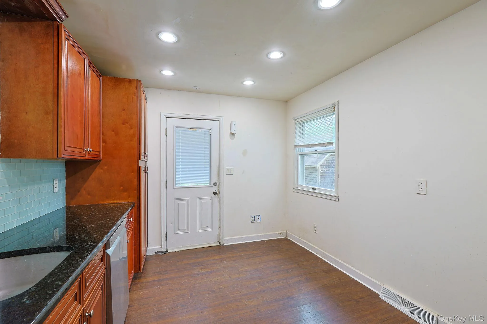 16 Clove Road, Blooming Grove, NY, 3 Bedrooms Bedrooms, 6 Rooms Rooms,1 BathroomBathrooms,Residential,For Rent,Clove,0,1039669 16 Clove Road, Blooming Grove, NY, 3 Bedrooms Bedrooms, 6 Rooms Rooms,1 BathroomBathrooms,Residential,For Rent,Clove,0,1039669