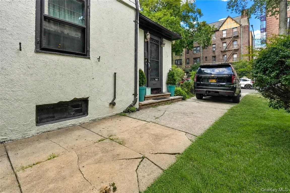 84-44 118th Street, New York, NY, 4 Bedrooms Bedrooms, 9 Rooms Rooms,3 BathroomsBathrooms,Residential,For Rent,118th,0,1039670 84-44 118th Street, New York, NY, 4 Bedrooms Bedrooms, 9 Rooms Rooms,3 BathroomsBathrooms,Residential,For Rent,118th,0,1039670