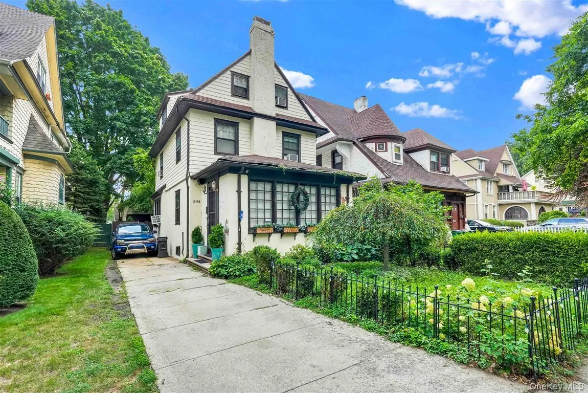 84-44 118th Street, New York, NY, 4 Bedrooms Bedrooms, 9 Rooms Rooms,3 BathroomsBathrooms,Residential,For Rent,118th,0,1039670 84-44 118th Street, New York, NY, 4 Bedrooms Bedrooms, 9 Rooms Rooms,3 BathroomsBathrooms,Residential,For Rent,118th,0,1039670