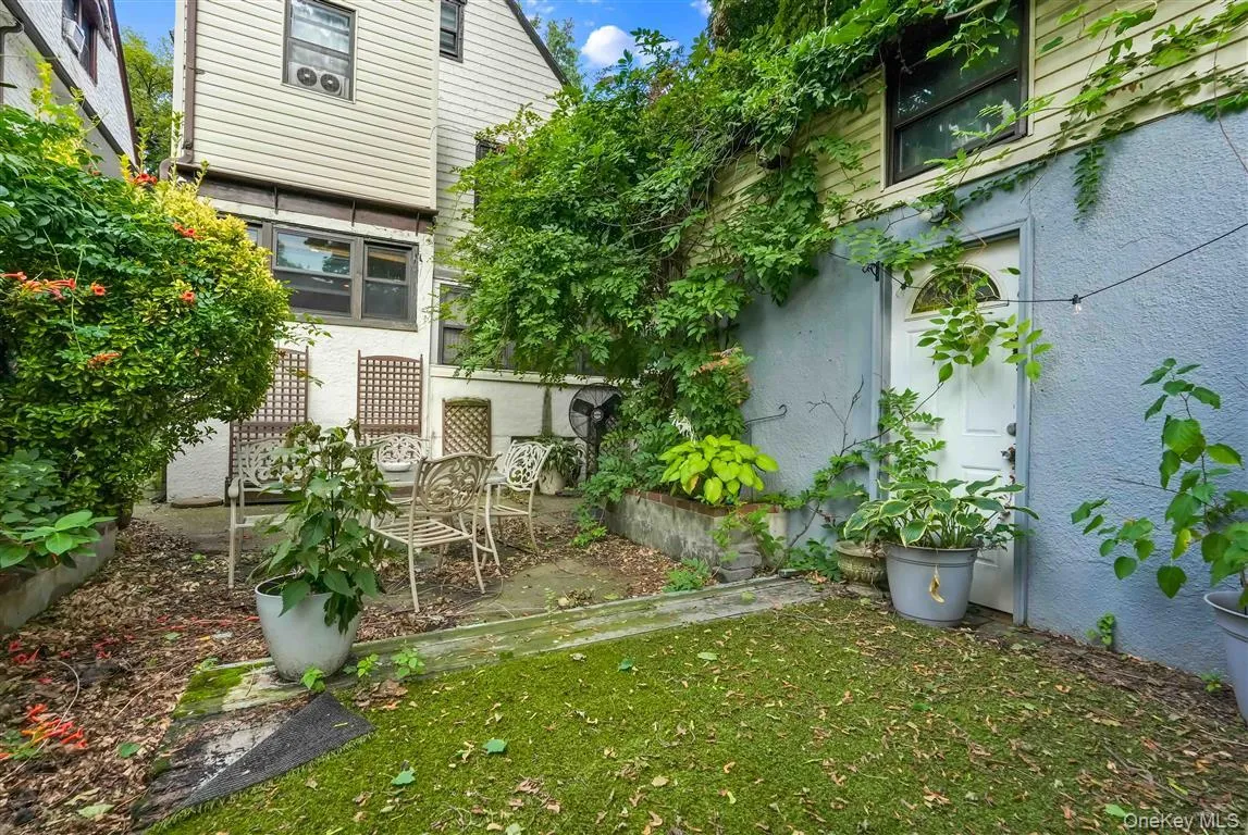 84-44 118th Street, New York, NY, 4 Bedrooms Bedrooms, 9 Rooms Rooms,3 BathroomsBathrooms,Residential,For Rent,118th,0,1039670 84-44 118th Street, New York, NY, 4 Bedrooms Bedrooms, 9 Rooms Rooms,3 BathroomsBathrooms,Residential,For Rent,118th,0,1039670