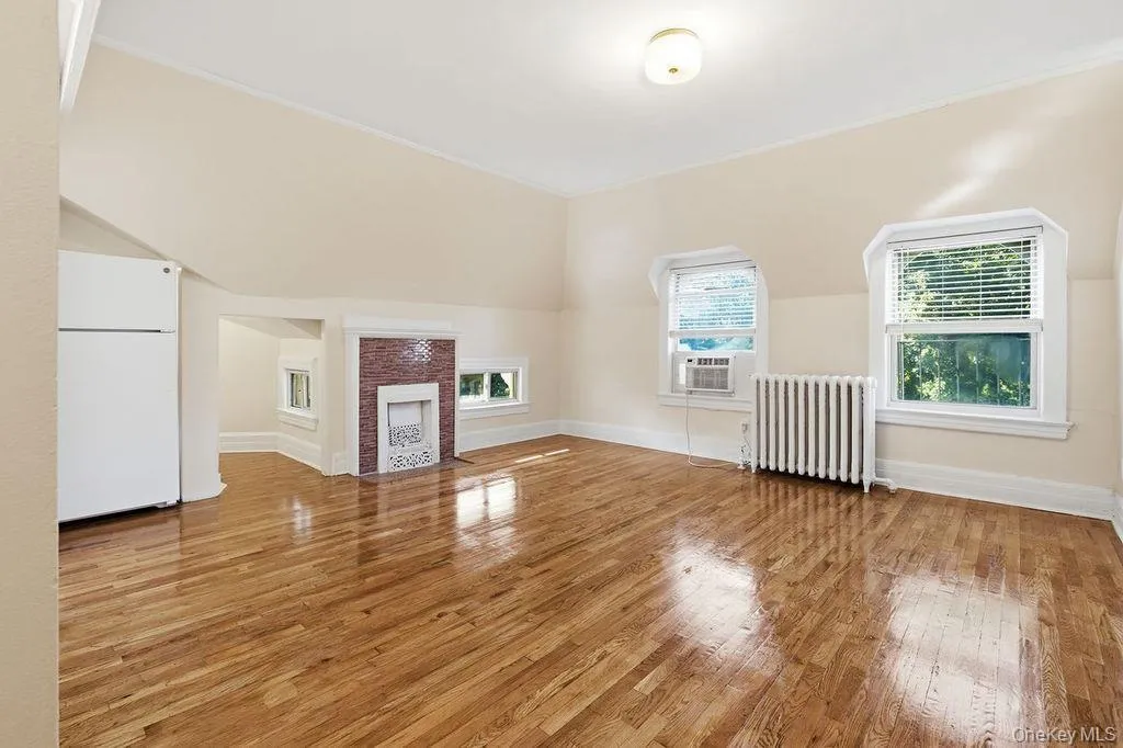 111 Broadway, Greenburgh, NY, 1 Room Rooms,1 BathroomBathrooms,Residential Lease,For Rent,Broadway,0,1039674 111 Broadway, Greenburgh, NY, 1 Room Rooms,1 BathroomBathrooms,Residential Lease,For Rent,Broadway,0,1039674