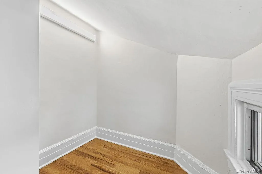 111 Broadway, Greenburgh, NY, 1 Room Rooms,1 BathroomBathrooms,Residential Lease,For Rent,Broadway,0,1039674 111 Broadway, Greenburgh, NY, 1 Room Rooms,1 BathroomBathrooms,Residential Lease,For Rent,Broadway,0,1039674
