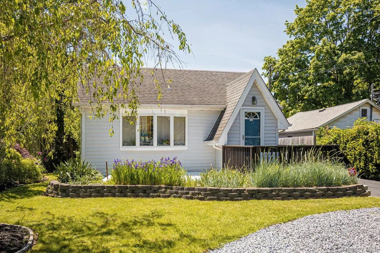 278 Elm Road, Brookhaven, NY, 2 Bedrooms Bedrooms, 4 Rooms Rooms,1 BathroomBathrooms,Residential,For Rent,Elm,0,1039676 278 Elm Road, Brookhaven, NY, 2 Bedrooms Bedrooms, 4 Rooms Rooms,1 BathroomBathrooms,Residential,For Rent,Elm,0,1039676