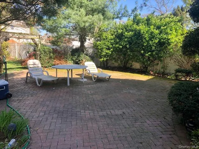 100 Earle Avenue, Hempstead, NY, 4 Bedrooms Bedrooms, 7 Rooms Rooms,1 BathroomBathrooms,Residential Lease,For Rent,Earle,0,1039678 100 Earle Avenue, Hempstead, NY, 4 Bedrooms Bedrooms, 7 Rooms Rooms,1 BathroomBathrooms,Residential Lease,For Rent,Earle,0,1039678