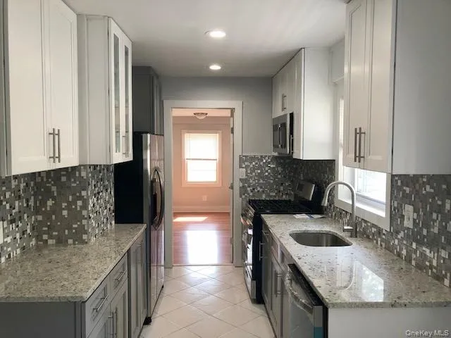 100 Earle Avenue, Hempstead, NY, 4 Bedrooms Bedrooms, 7 Rooms Rooms,1 BathroomBathrooms,Residential Lease,For Rent,Earle,0,1039678 100 Earle Avenue, Hempstead, NY, 4 Bedrooms Bedrooms, 7 Rooms Rooms,1 BathroomBathrooms,Residential Lease,For Rent,Earle,0,1039678