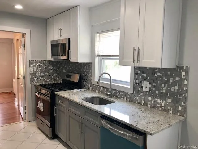 100 Earle Avenue, Hempstead, NY, 4 Bedrooms Bedrooms, 7 Rooms Rooms,1 BathroomBathrooms,Residential Lease,For Rent,Earle,0,1039678 100 Earle Avenue, Hempstead, NY, 4 Bedrooms Bedrooms, 7 Rooms Rooms,1 BathroomBathrooms,Residential Lease,For Rent,Earle,0,1039678