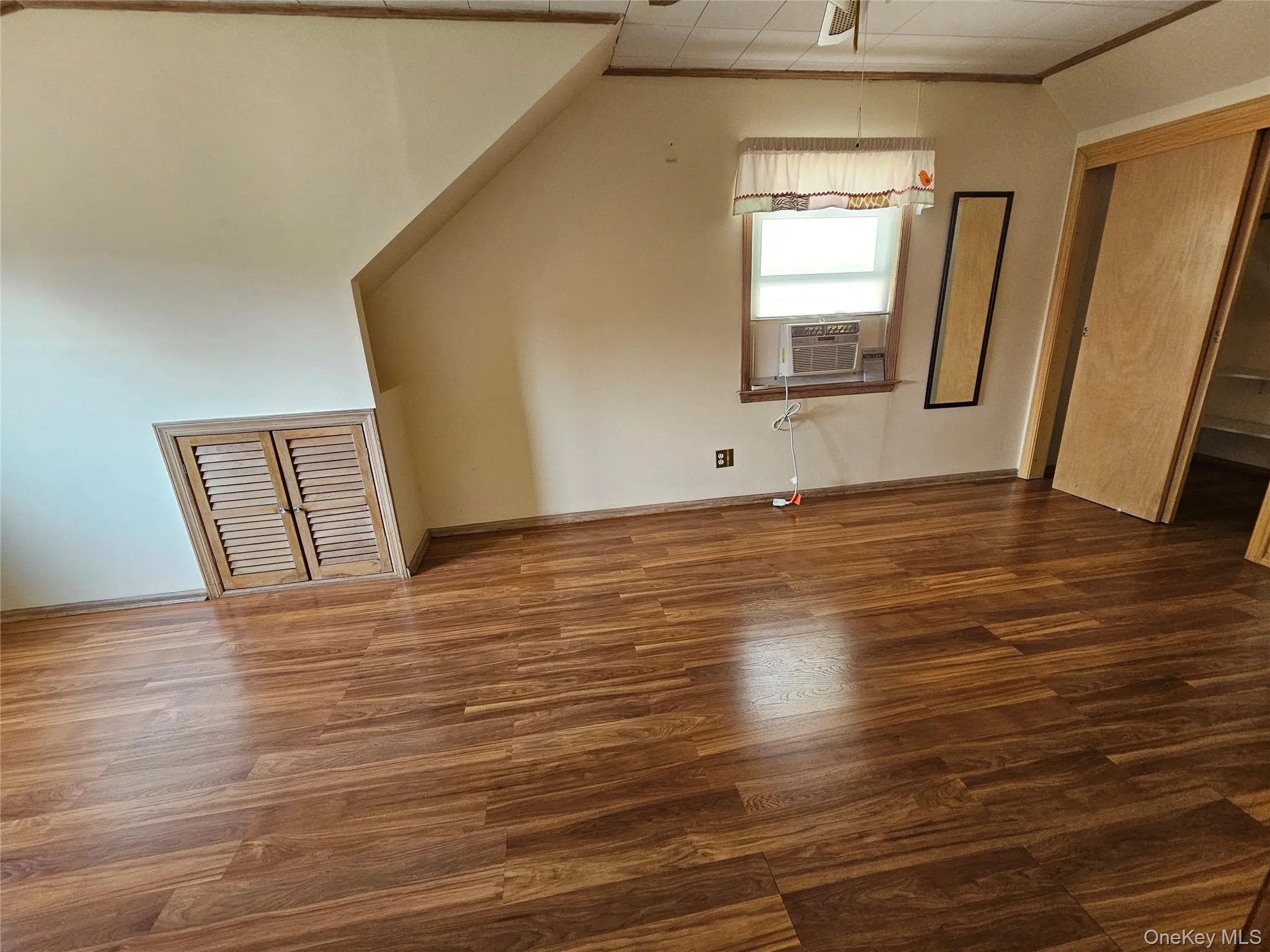 Large second floor bedroom 2. Good closer space and lots of natural light. (Currently being painted. New pictures coming soon) Large second floor bedroom 2. Good closer space and lots of natural light. (Currently being painted. New pictures coming soon)