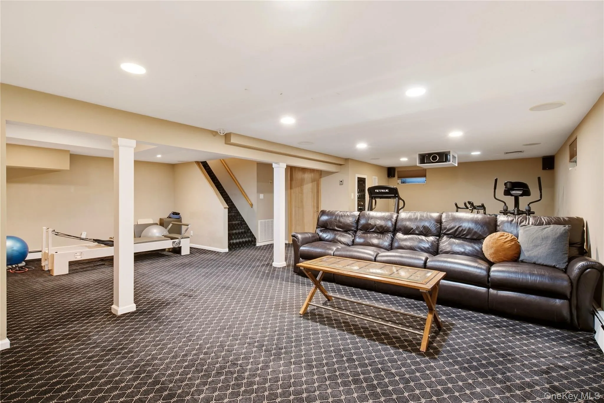31 Crosby Place, Huntington, NY, 5 Bedrooms Bedrooms, 12 Rooms Rooms,4 BathroomsBathrooms,Residential,For Rent,Crosby,0,1039686 31 Crosby Place, Huntington, NY, 5 Bedrooms Bedrooms, 12 Rooms Rooms,4 BathroomsBathrooms,Residential,For Rent,Crosby,0,1039686
