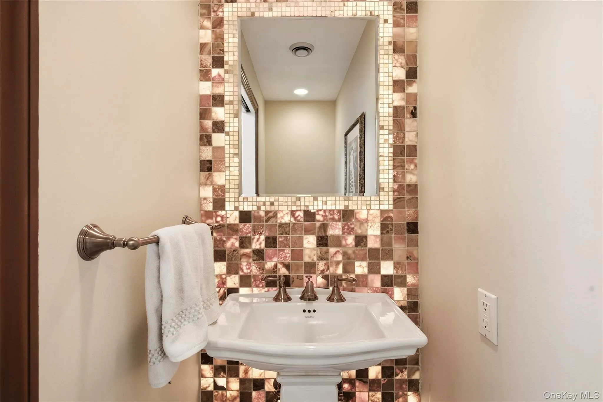 Powder Room W/ Illuminated Tile & Radiant Heat Powder Room W/ Illuminated Tile & Radiant Heat