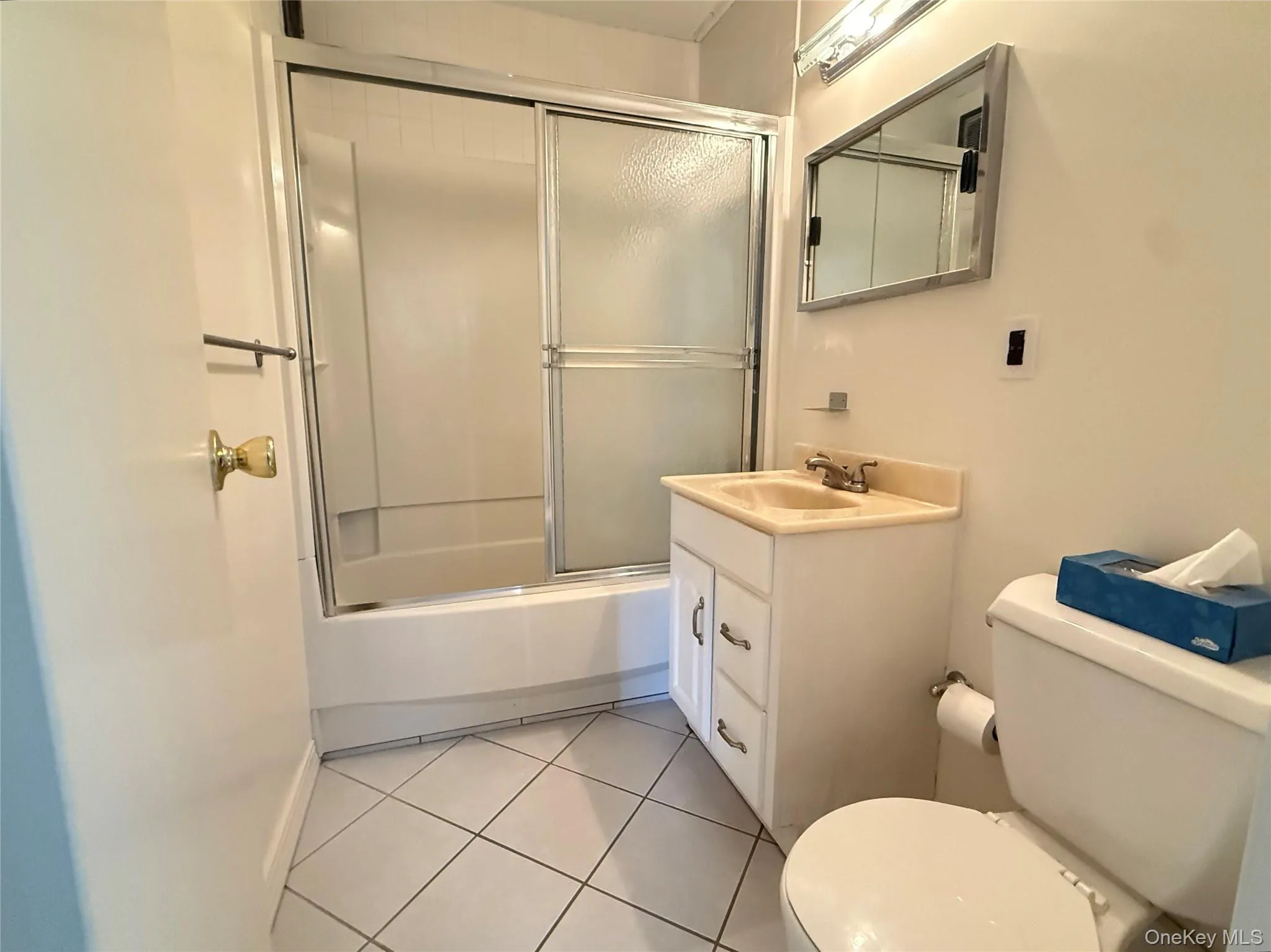 175 Maple Avenue, North Hempstead, NY, 1 Bedroom Bedrooms, 3 Rooms Rooms,1 BathroomBathrooms,Residential Lease,For Rent,Maple,0,1039690 175 Maple Avenue, North Hempstead, NY, 1 Bedroom Bedrooms, 3 Rooms Rooms,1 BathroomBathrooms,Residential Lease,For Rent,Maple,0,1039690
