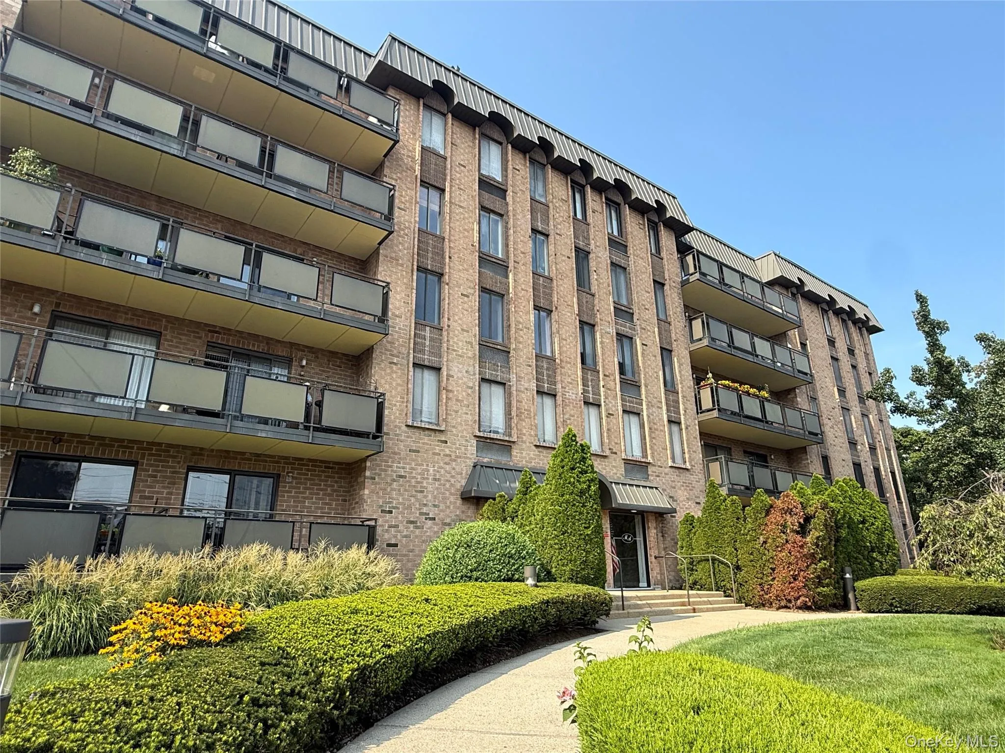 175 Maple Avenue, North Hempstead, NY, 1 Bedroom Bedrooms, 3 Rooms Rooms,1 BathroomBathrooms,Residential Lease,For Rent,Maple,0,1039690 175 Maple Avenue, North Hempstead, NY, 1 Bedroom Bedrooms, 3 Rooms Rooms,1 BathroomBathrooms,Residential Lease,For Rent,Maple,0,1039690
