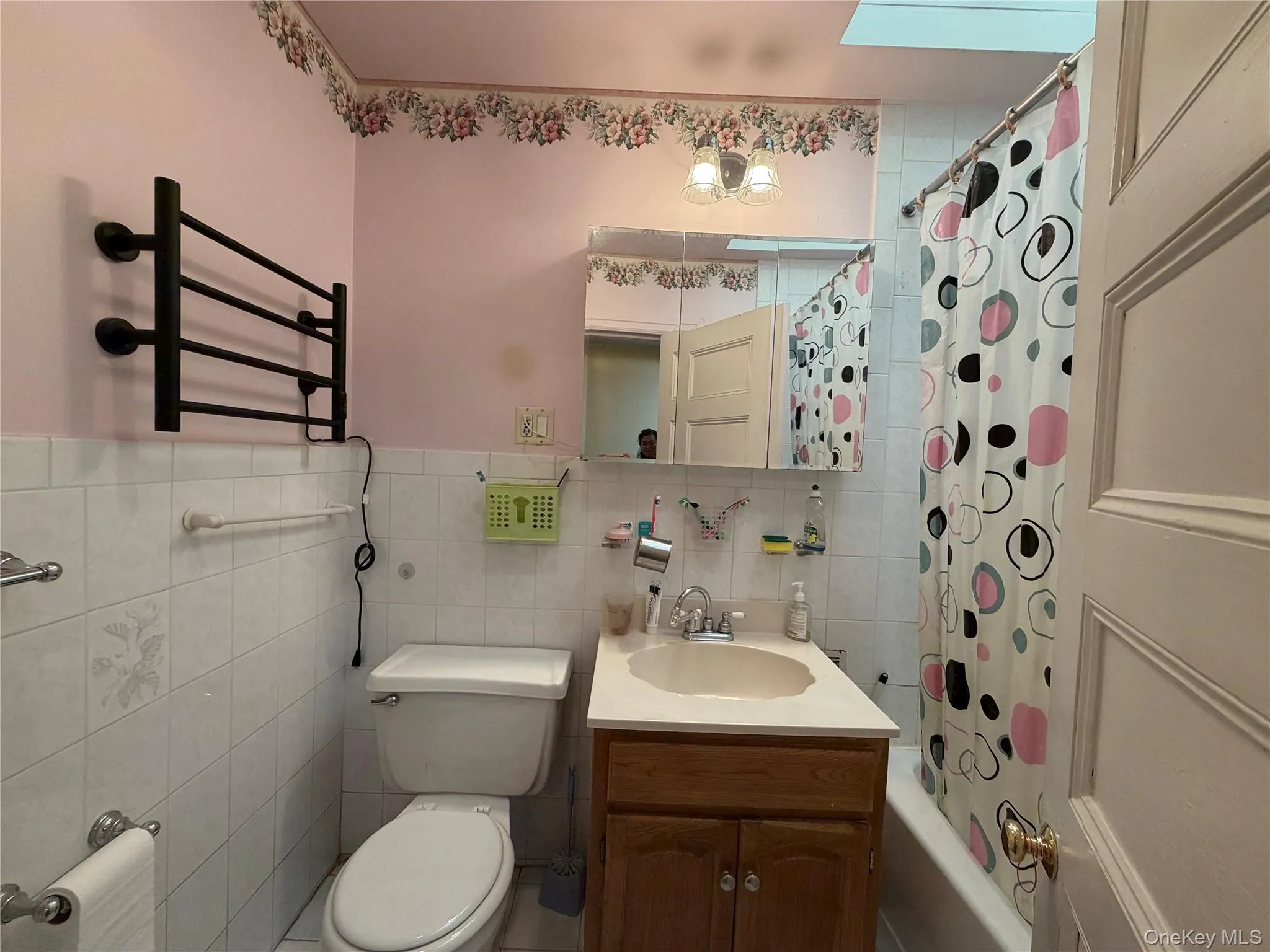 88-31 88th Street, New York, NY, 3 Bedrooms Bedrooms, 8 Rooms Rooms,2 BathroomsBathrooms,Residential,For Rent,88th,0,1039692 88-31 88th Street, New York, NY, 3 Bedrooms Bedrooms, 8 Rooms Rooms,2 BathroomsBathrooms,Residential,For Rent,88th,0,1039692