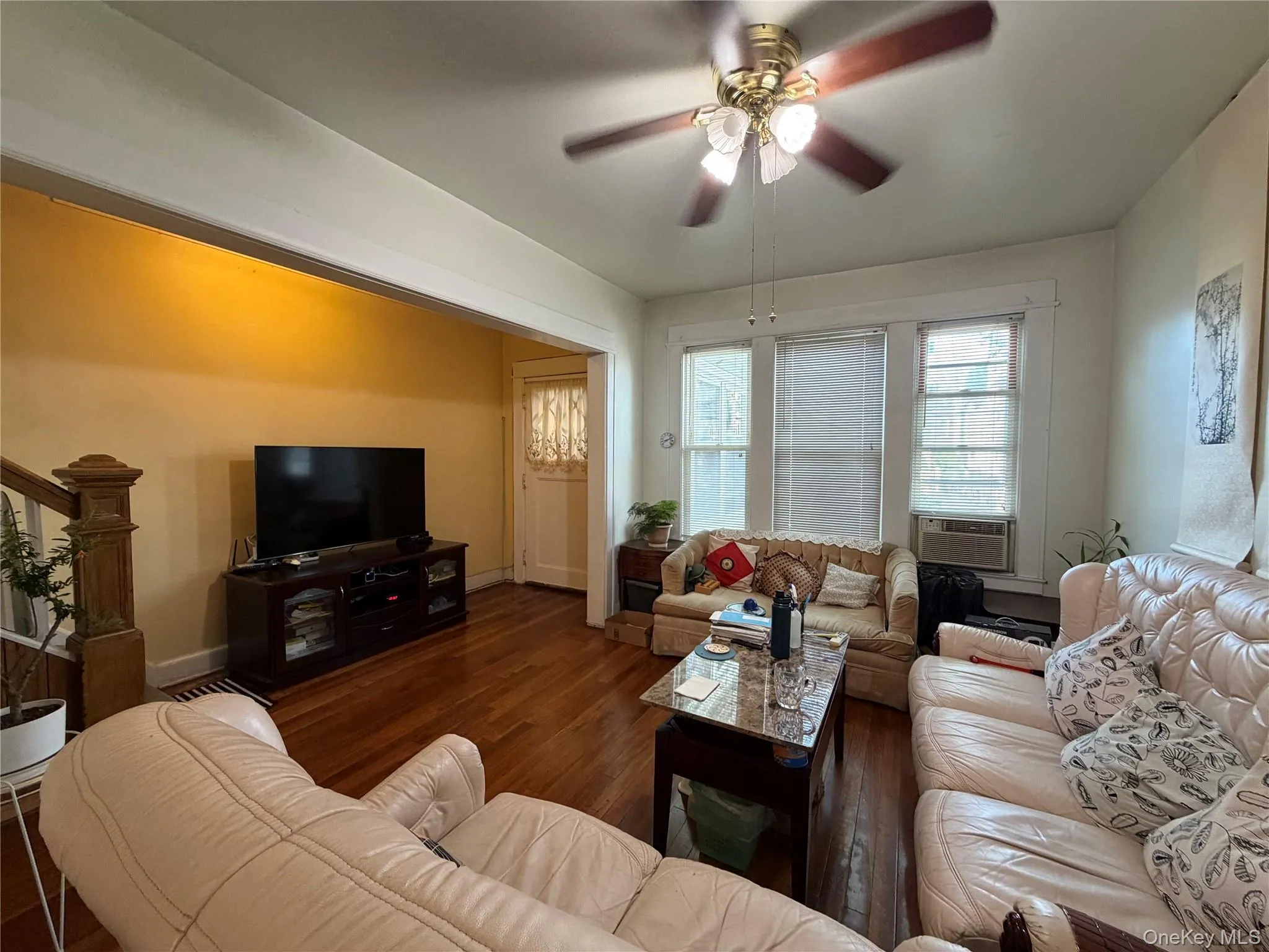 88-31 88th Street, New York, NY, 3 Bedrooms Bedrooms, 8 Rooms Rooms,2 BathroomsBathrooms,Residential,For Rent,88th,0,1039692 88-31 88th Street, New York, NY, 3 Bedrooms Bedrooms, 8 Rooms Rooms,2 BathroomsBathrooms,Residential,For Rent,88th,0,1039692