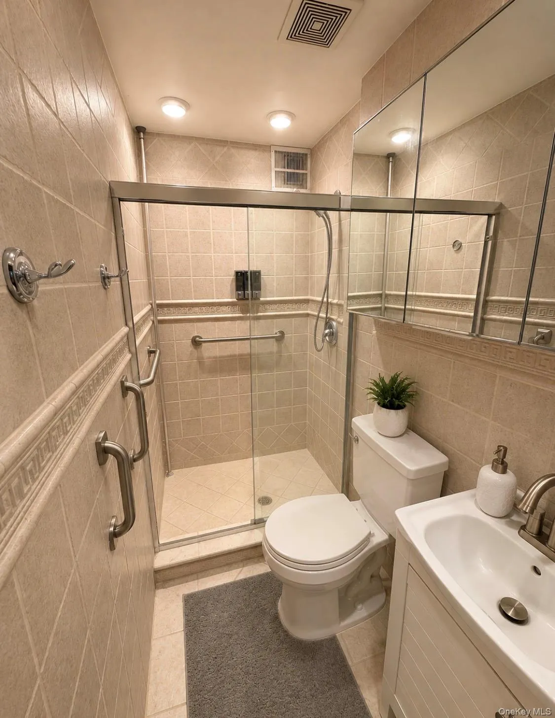 153-25 88th Street, New York, NY, 2 Bedrooms Bedrooms, 7 Rooms Rooms,2 BathroomsBathrooms,Residential,For Rent,88th,0,1039693 153-25 88th Street, New York, NY, 2 Bedrooms Bedrooms, 7 Rooms Rooms,2 BathroomsBathrooms,Residential,For Rent,88th,0,1039693