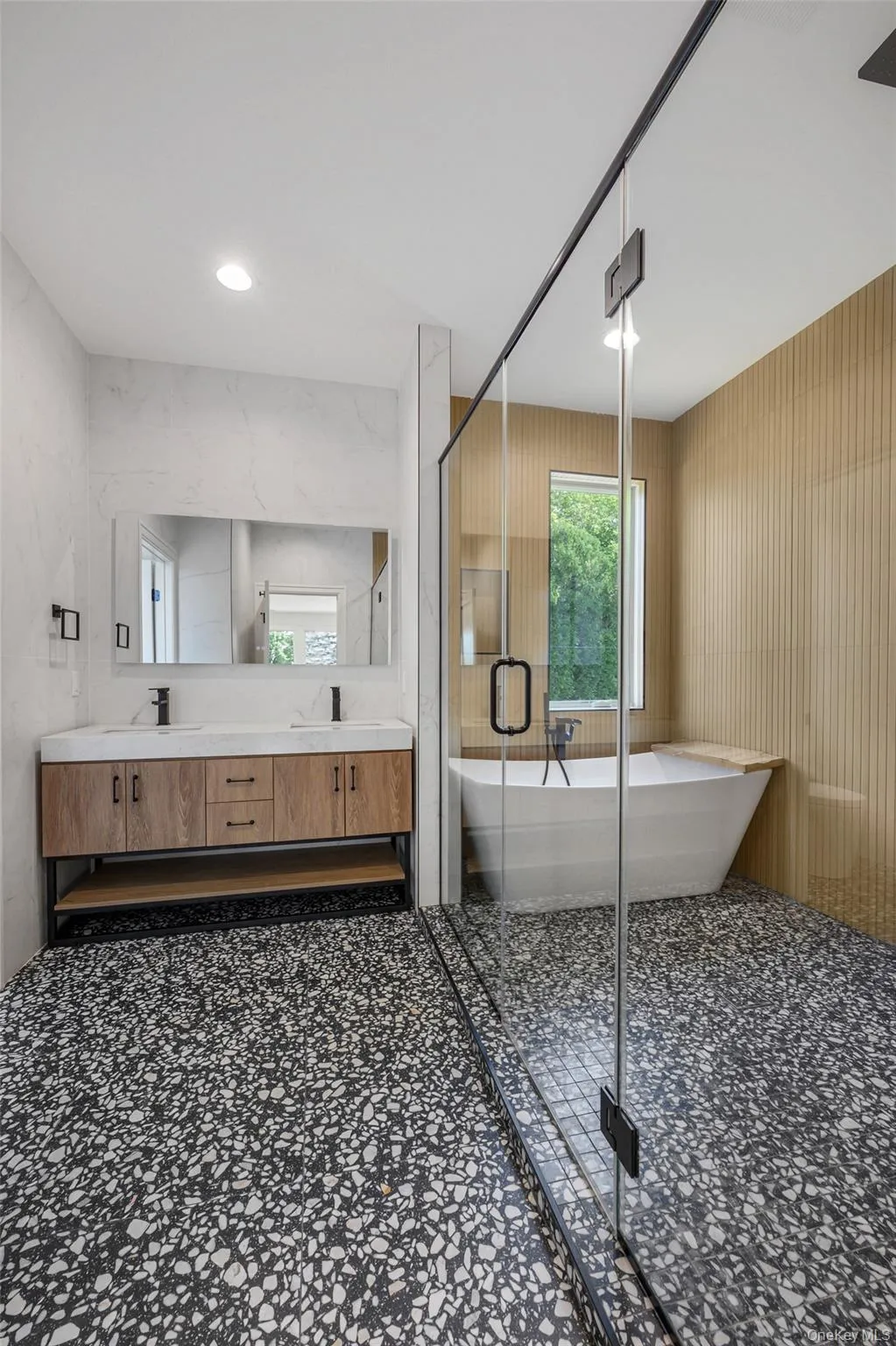 7 Rosewood Place, Oyster Bay, NY, 5 Bedrooms Bedrooms, 8 Rooms Rooms,3 BathroomsBathrooms,Residential,For Rent,Rosewood,0,1039696 7 Rosewood Place, Oyster Bay, NY, 5 Bedrooms Bedrooms, 8 Rooms Rooms,3 BathroomsBathrooms,Residential,For Rent,Rosewood,0,1039696