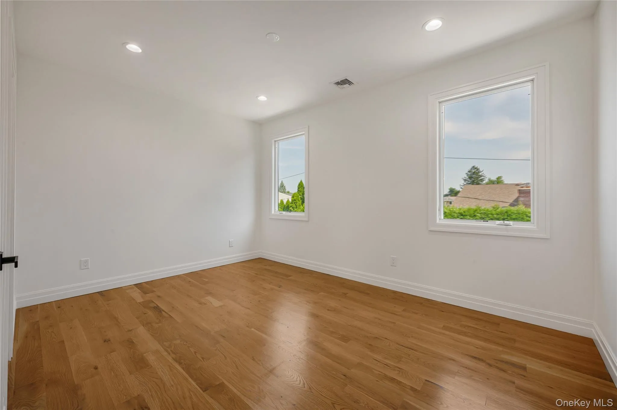 7 Rosewood Place, Oyster Bay, NY, 5 Bedrooms Bedrooms, 8 Rooms Rooms,3 BathroomsBathrooms,Residential,For Rent,Rosewood,0,1039696 7 Rosewood Place, Oyster Bay, NY, 5 Bedrooms Bedrooms, 8 Rooms Rooms,3 BathroomsBathrooms,Residential,For Rent,Rosewood,0,1039696
