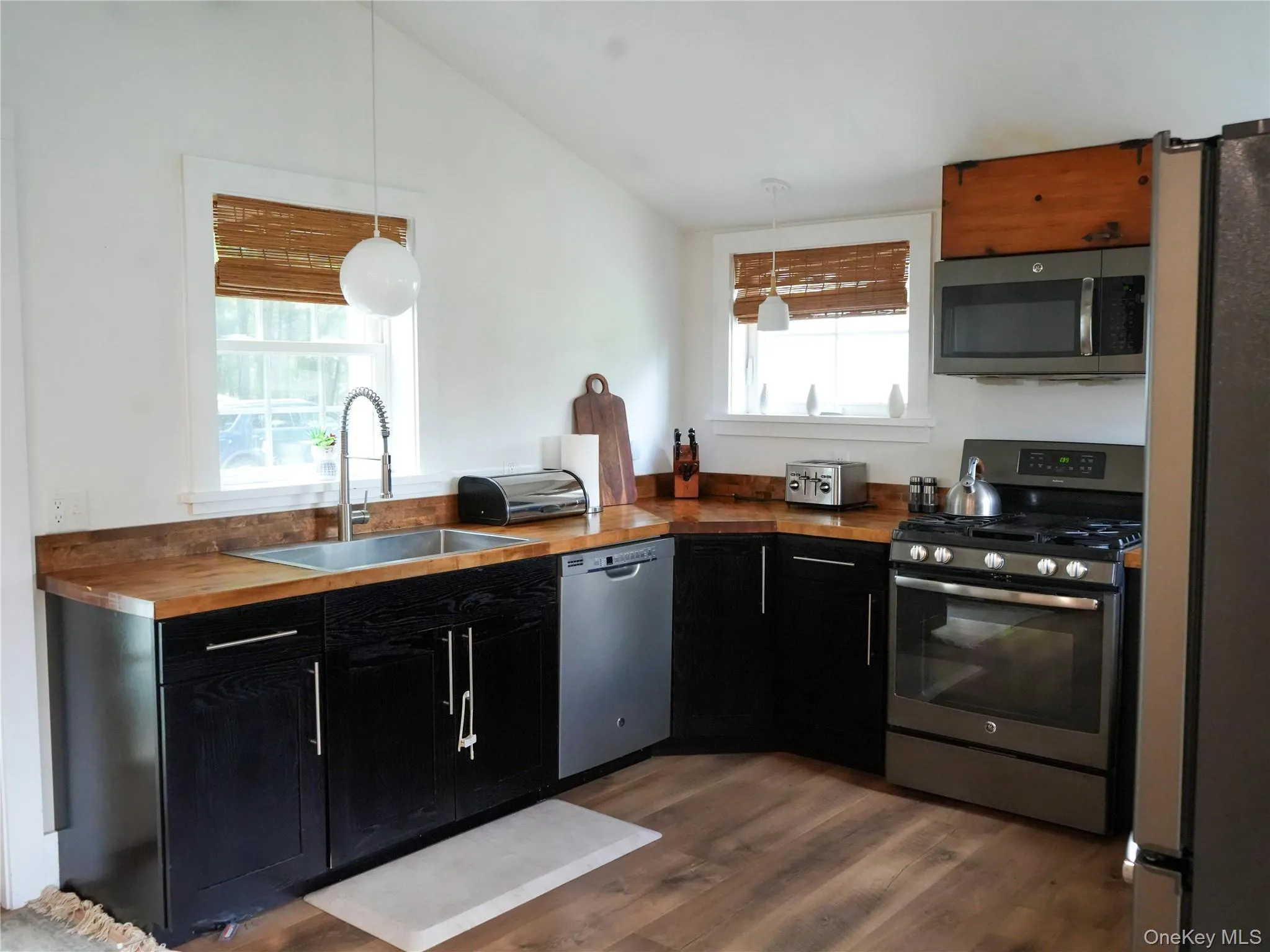 4028 County Route 26, Greenville, NY, 5 Bedrooms Bedrooms, 11 Rooms Rooms,2 BathroomsBathrooms,Residential,For Rent,County Route 26,0,1039700 4028 County Route 26, Greenville, NY, 5 Bedrooms Bedrooms, 11 Rooms Rooms,2 BathroomsBathrooms,Residential,For Rent,County Route 26,0,1039700