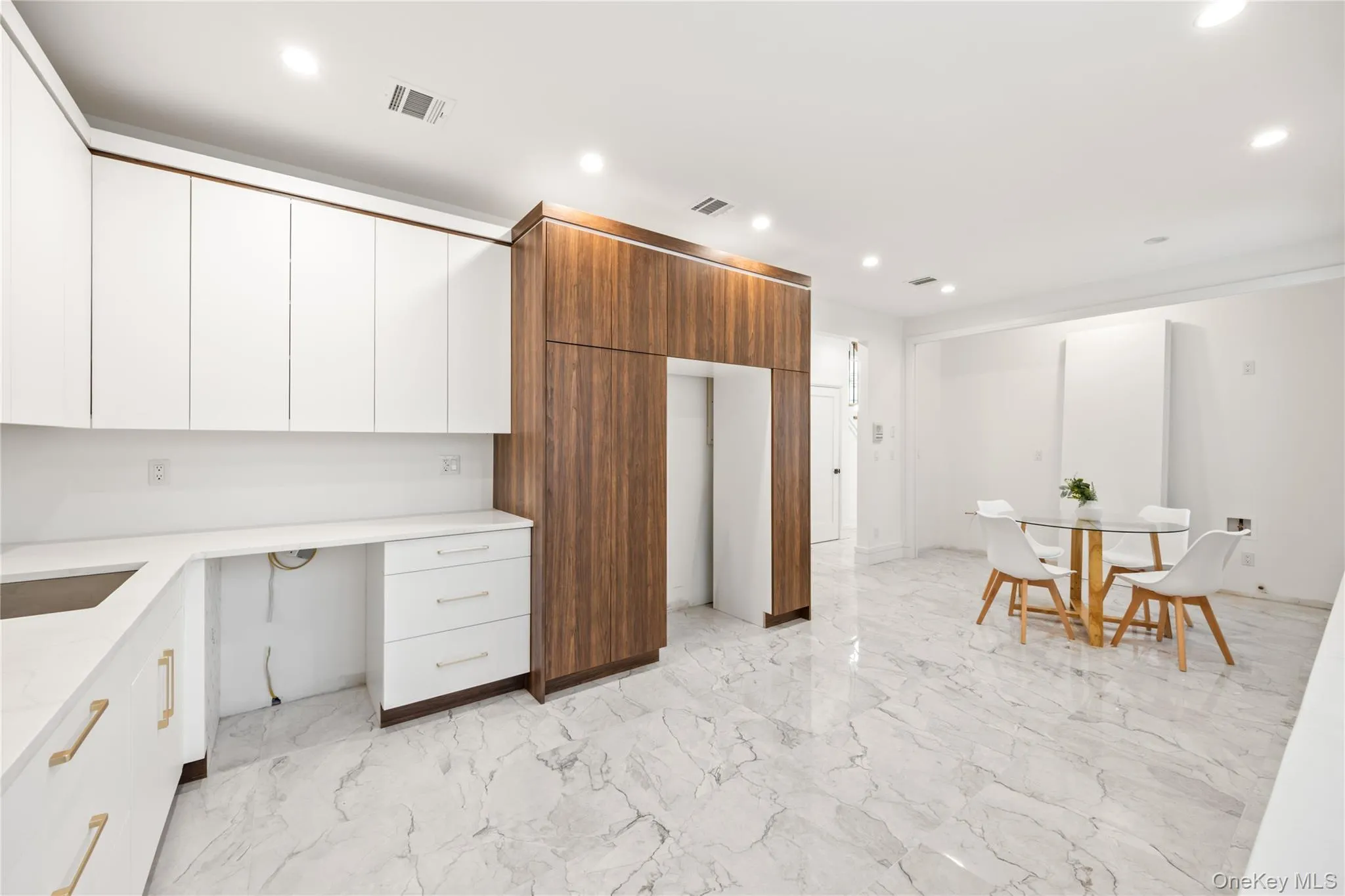 8 Memorial Park Drive, Ramapo, NY, 5 Bedrooms Bedrooms, 9 Rooms Rooms,2 BathroomsBathrooms,Residential,For Rent,Memorial Park,0,1039706 8 Memorial Park Drive, Ramapo, NY, 5 Bedrooms Bedrooms, 9 Rooms Rooms,2 BathroomsBathrooms,Residential,For Rent,Memorial Park,0,1039706