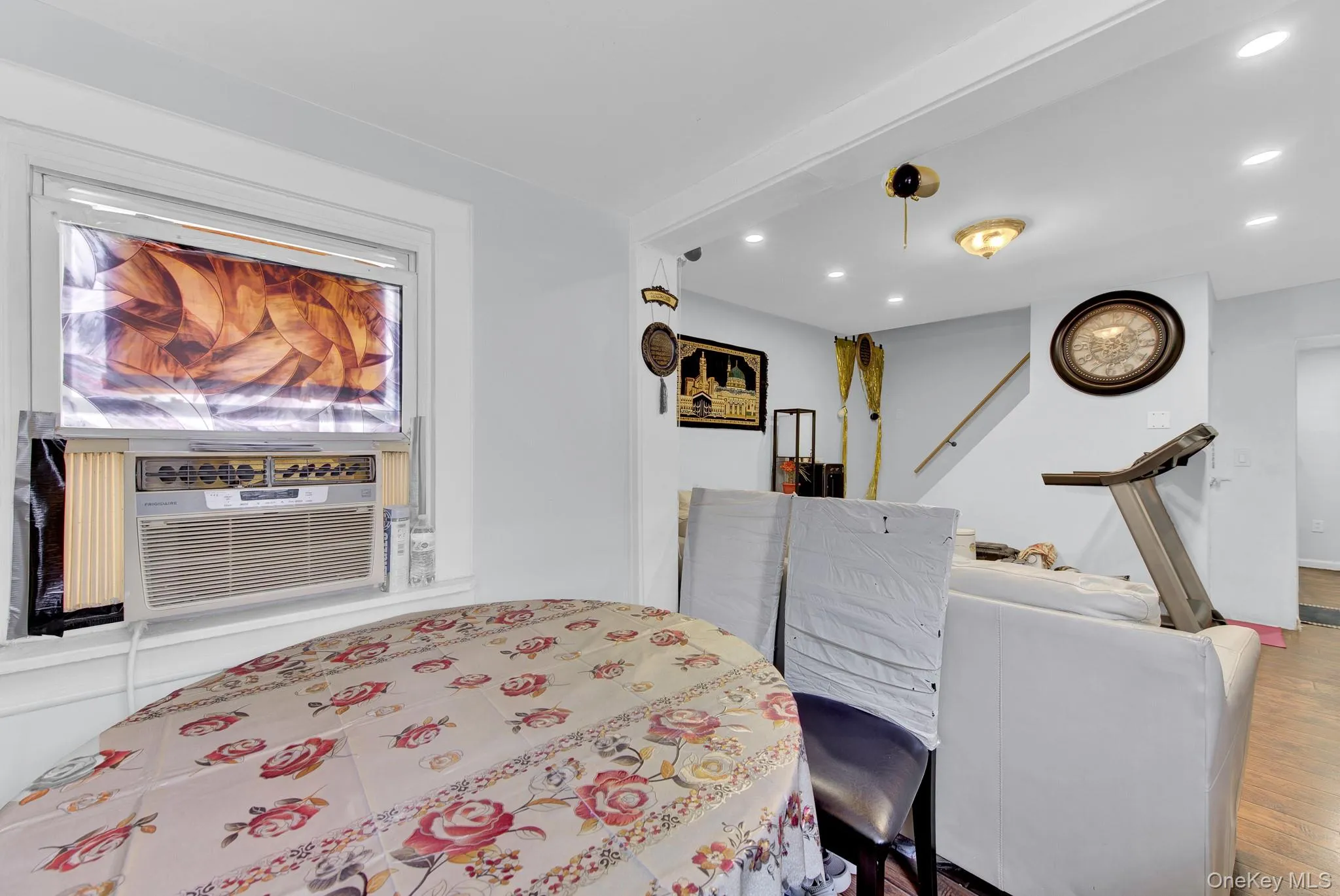 15313 118th Avenue, New York, NY, 3 Bedrooms Bedrooms, 7 Rooms Rooms,2 BathroomsBathrooms,Residential,For Rent,118th,0,1039708 15313 118th Avenue, New York, NY, 3 Bedrooms Bedrooms, 7 Rooms Rooms,2 BathroomsBathrooms,Residential,For Rent,118th,0,1039708