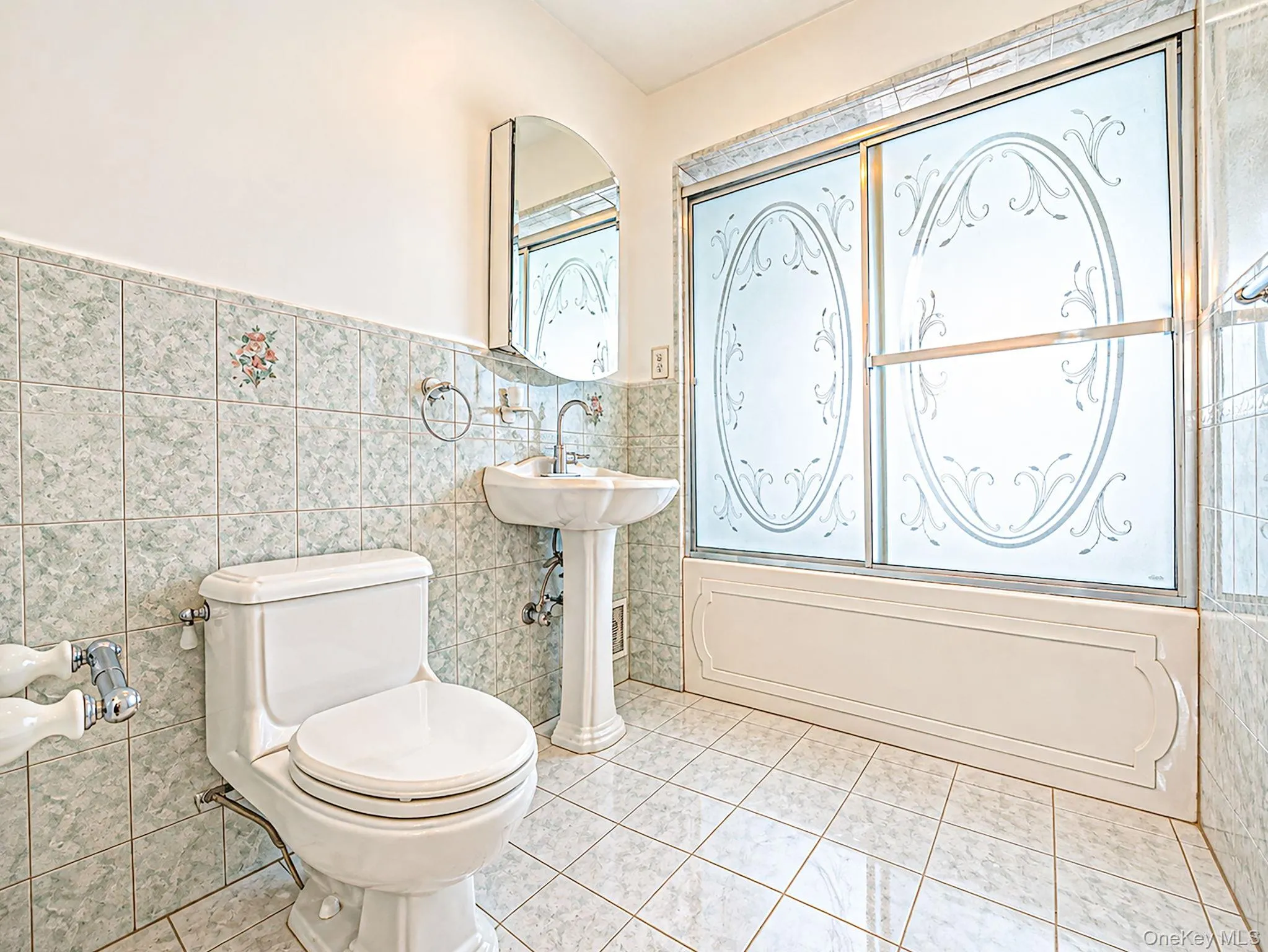 8978 219th Street, New York, NY, 2 Bedrooms Bedrooms, 6 Rooms Rooms,2 BathroomsBathrooms,Residential,For Rent,219th,0,1039709 8978 219th Street, New York, NY, 2 Bedrooms Bedrooms, 6 Rooms Rooms,2 BathroomsBathrooms,Residential,For Rent,219th,0,1039709