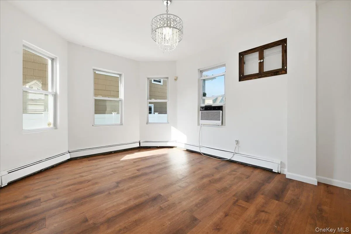 100 Spruce Street, Hempstead, NY, 4 Bedrooms Bedrooms, 7 Rooms Rooms,3 BathroomsBathrooms,Residential,For Rent,Spruce,0,1039713 100 Spruce Street, Hempstead, NY, 4 Bedrooms Bedrooms, 7 Rooms Rooms,3 BathroomsBathrooms,Residential,For Rent,Spruce,0,1039713