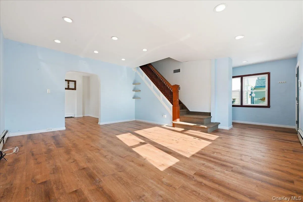 100 Spruce Street, Hempstead, NY, 4 Bedrooms Bedrooms, 7 Rooms Rooms,3 BathroomsBathrooms,Residential,For Rent,Spruce,0,1039713 100 Spruce Street, Hempstead, NY, 4 Bedrooms Bedrooms, 7 Rooms Rooms,3 BathroomsBathrooms,Residential,For Rent,Spruce,0,1039713