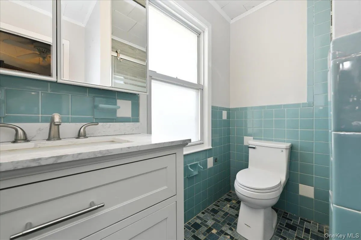 100 Spruce Street, Hempstead, NY, 4 Bedrooms Bedrooms, 7 Rooms Rooms,3 BathroomsBathrooms,Residential,For Rent,Spruce,0,1039713 100 Spruce Street, Hempstead, NY, 4 Bedrooms Bedrooms, 7 Rooms Rooms,3 BathroomsBathrooms,Residential,For Rent,Spruce,0,1039713
