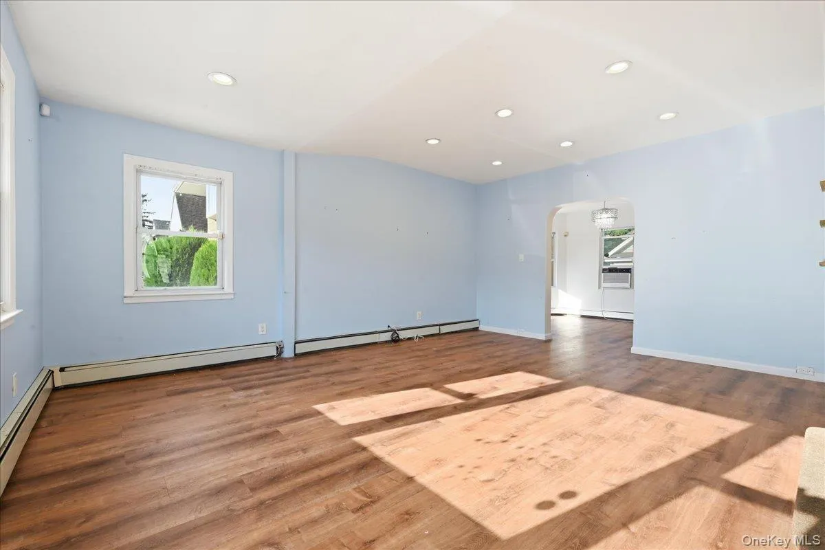 100 Spruce Street, Hempstead, NY, 4 Bedrooms Bedrooms, 7 Rooms Rooms,3 BathroomsBathrooms,Residential,For Rent,Spruce,0,1039713 100 Spruce Street, Hempstead, NY, 4 Bedrooms Bedrooms, 7 Rooms Rooms,3 BathroomsBathrooms,Residential,For Rent,Spruce,0,1039713