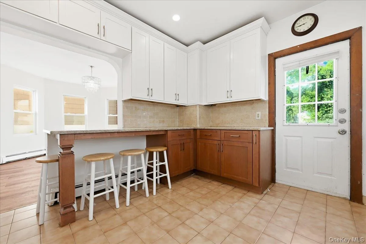 100 Spruce Street, Hempstead, NY, 4 Bedrooms Bedrooms, 7 Rooms Rooms,3 BathroomsBathrooms,Residential,For Rent,Spruce,0,1039713 100 Spruce Street, Hempstead, NY, 4 Bedrooms Bedrooms, 7 Rooms Rooms,3 BathroomsBathrooms,Residential,For Rent,Spruce,0,1039713