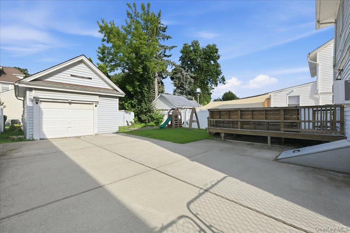 100 Spruce Street, Hempstead, NY, 4 Bedrooms Bedrooms, 7 Rooms Rooms,3 BathroomsBathrooms,Residential,For Rent,Spruce,0,1039713 100 Spruce Street, Hempstead, NY, 4 Bedrooms Bedrooms, 7 Rooms Rooms,3 BathroomsBathrooms,Residential,For Rent,Spruce,0,1039713