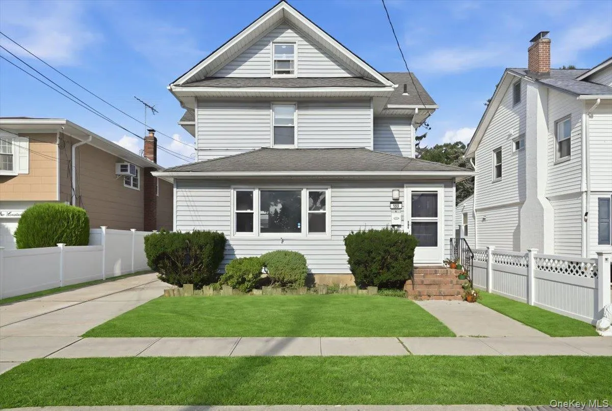 100 Spruce Street, Hempstead, NY, 4 Bedrooms Bedrooms, 7 Rooms Rooms,3 BathroomsBathrooms,Residential,For Rent,Spruce,0,1039713 100 Spruce Street, Hempstead, NY, 4 Bedrooms Bedrooms, 7 Rooms Rooms,3 BathroomsBathrooms,Residential,For Rent,Spruce,0,1039713