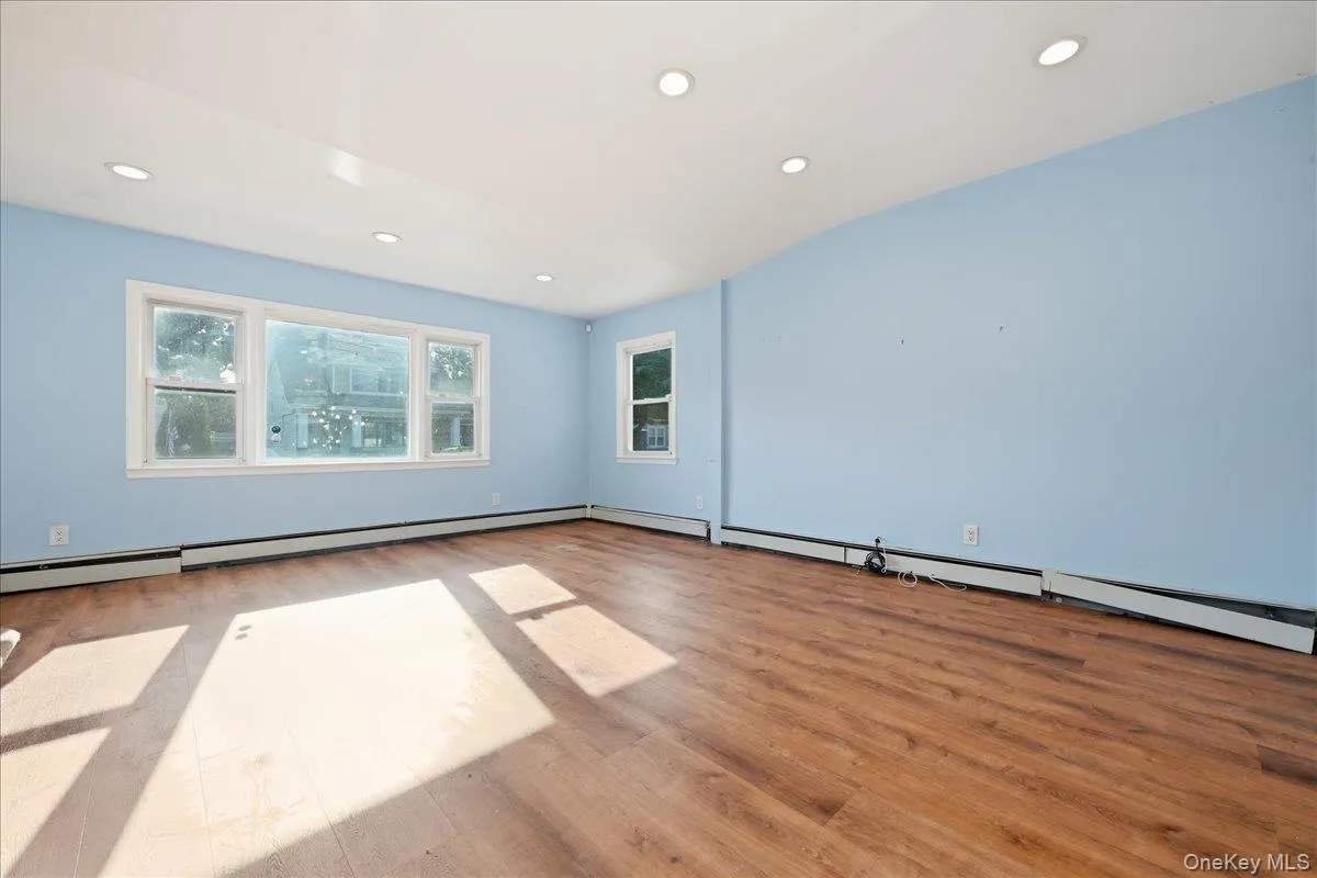 100 Spruce Street, Hempstead, NY, 4 Bedrooms Bedrooms, 7 Rooms Rooms,3 BathroomsBathrooms,Residential,For Rent,Spruce,0,1039713 100 Spruce Street, Hempstead, NY, 4 Bedrooms Bedrooms, 7 Rooms Rooms,3 BathroomsBathrooms,Residential,For Rent,Spruce,0,1039713