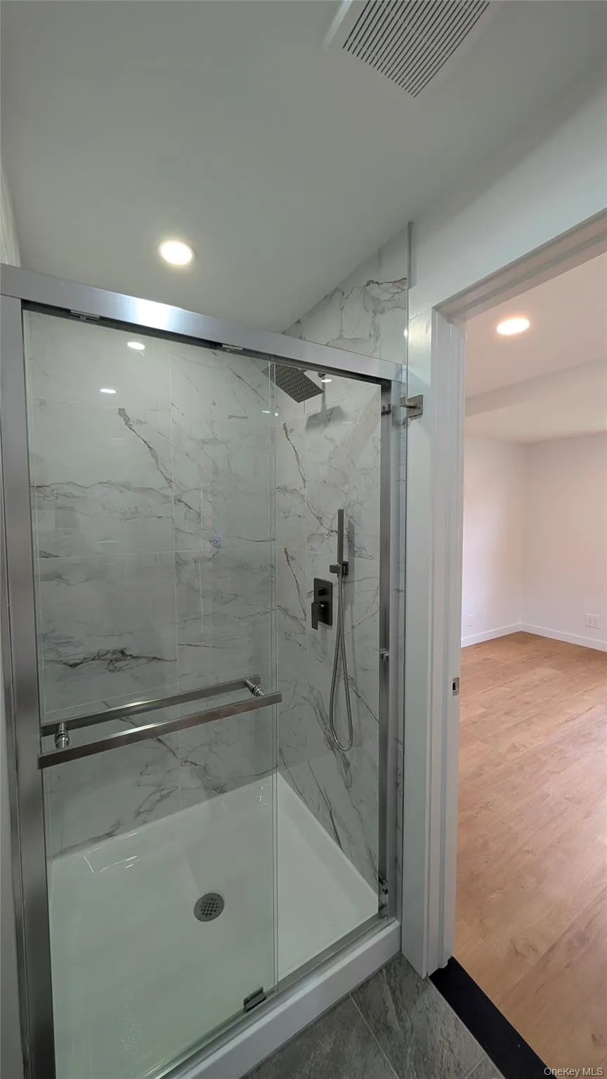 En-Suite Bath En-Suite Bath