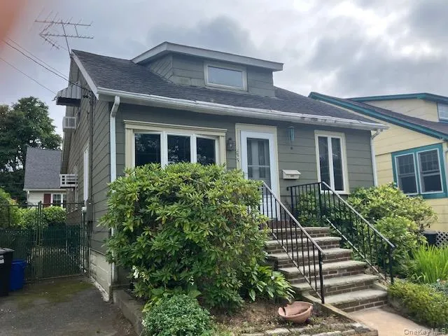 233 8th Avenue, Oyster Bay, NY, 3 Bedrooms Bedrooms, 6 Rooms Rooms,2 BathroomsBathrooms,Residential,For Rent,8th,0,1039720 233 8th Avenue, Oyster Bay, NY, 3 Bedrooms Bedrooms, 6 Rooms Rooms,2 BathroomsBathrooms,Residential,For Rent,8th,0,1039720