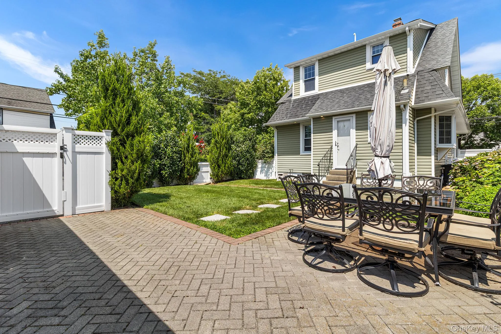 126 Rutland Avenue, Hempstead, NY, 3 Bedrooms Bedrooms, 7 Rooms Rooms,1 BathroomBathrooms,Residential,For Rent,Rutland,0,1039727 126 Rutland Avenue, Hempstead, NY, 3 Bedrooms Bedrooms, 7 Rooms Rooms,1 BathroomBathrooms,Residential,For Rent,Rutland,0,1039727