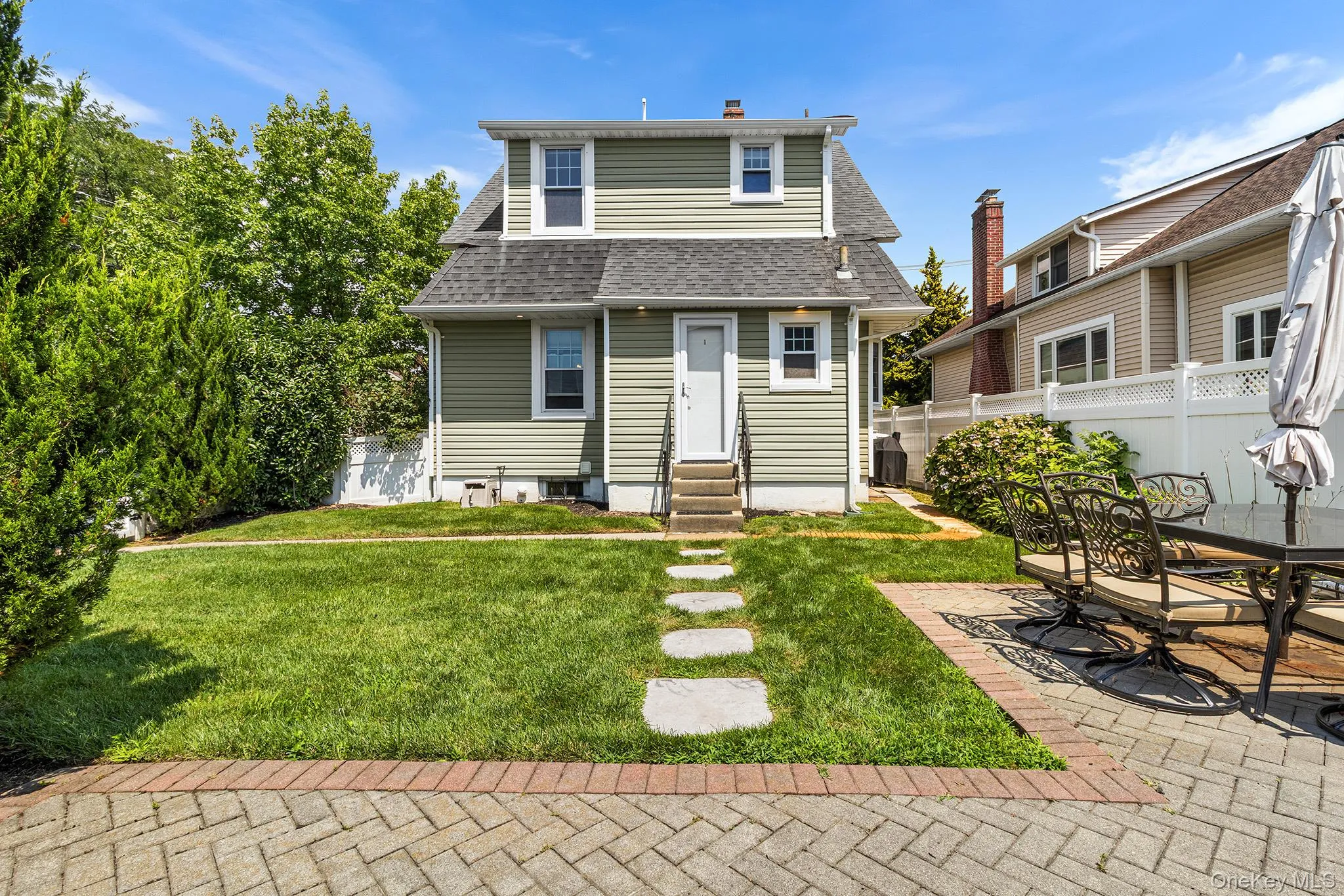 126 Rutland Avenue, Hempstead, NY, 3 Bedrooms Bedrooms, 7 Rooms Rooms,1 BathroomBathrooms,Residential,For Rent,Rutland,0,1039727 126 Rutland Avenue, Hempstead, NY, 3 Bedrooms Bedrooms, 7 Rooms Rooms,1 BathroomBathrooms,Residential,For Rent,Rutland,0,1039727