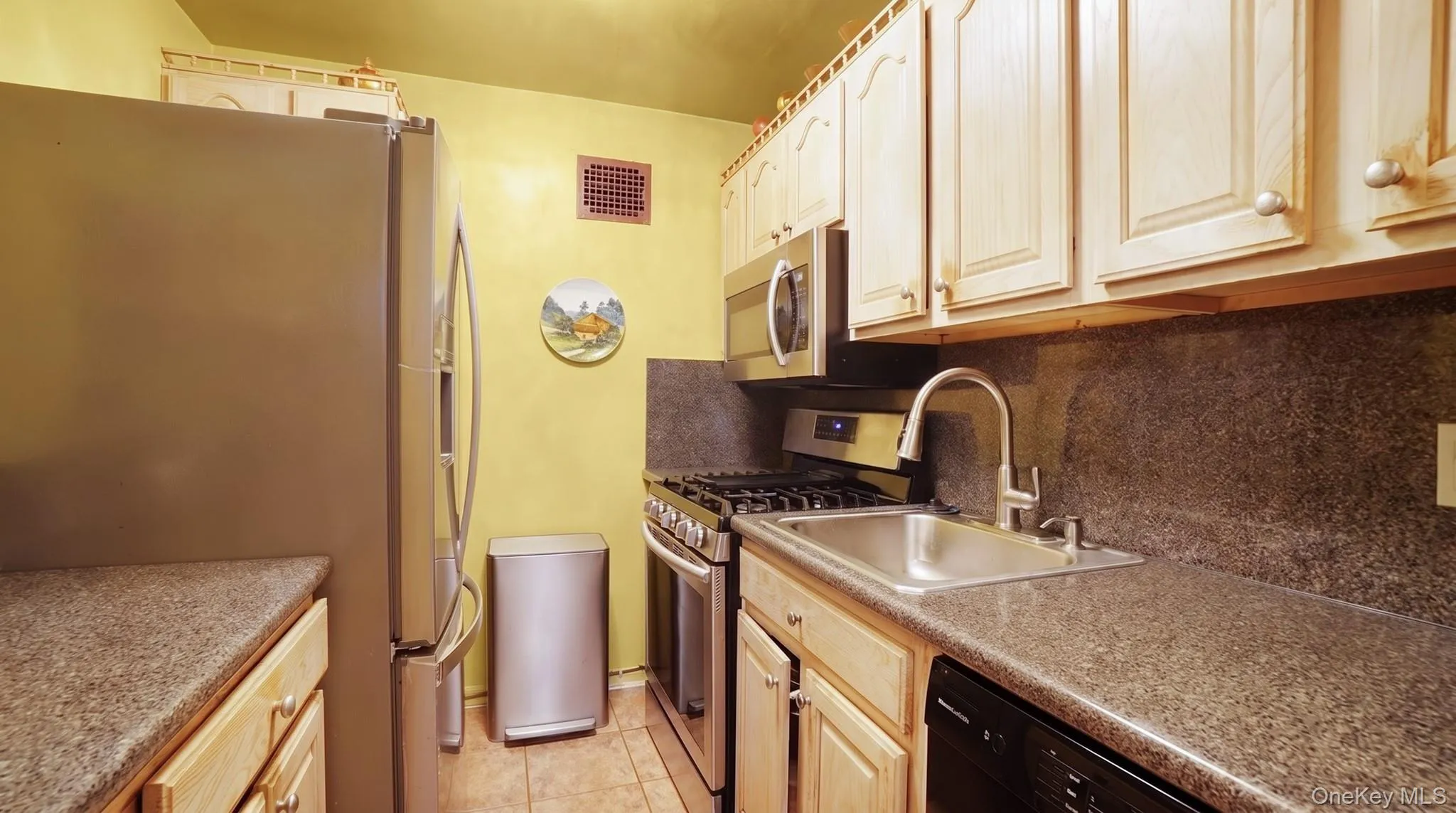 8429 153rd Avenue, New York, NY, 1 Bedroom Bedrooms, 5 Rooms Rooms,1 BathroomBathrooms,Residential,For Rent,153rd,0,1039729 8429 153rd Avenue, New York, NY, 1 Bedroom Bedrooms, 5 Rooms Rooms,1 BathroomBathrooms,Residential,For Rent,153rd,0,1039729