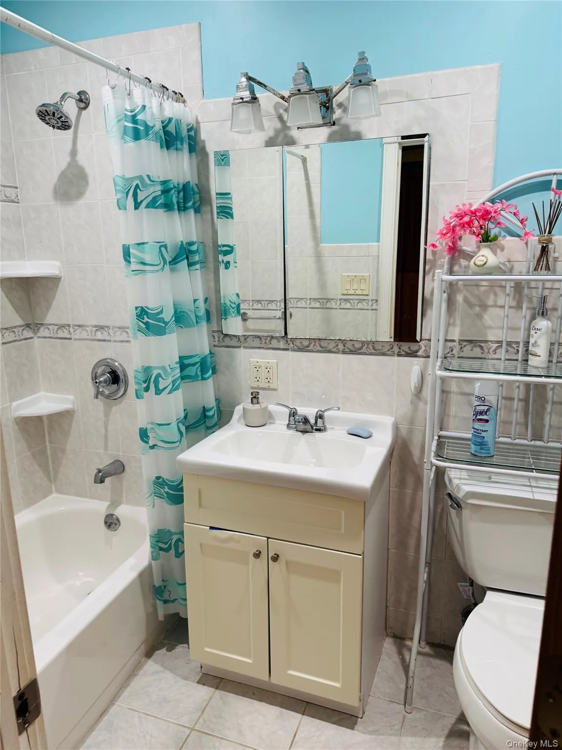 168-29 89th Avenue, New York, NY, 2 Bedrooms Bedrooms, 4 Rooms Rooms,1 BathroomBathrooms,Residential Lease,For Rent,89th,0,1039740 168-29 89th Avenue, New York, NY, 2 Bedrooms Bedrooms, 4 Rooms Rooms,1 BathroomBathrooms,Residential Lease,For Rent,89th,0,1039740