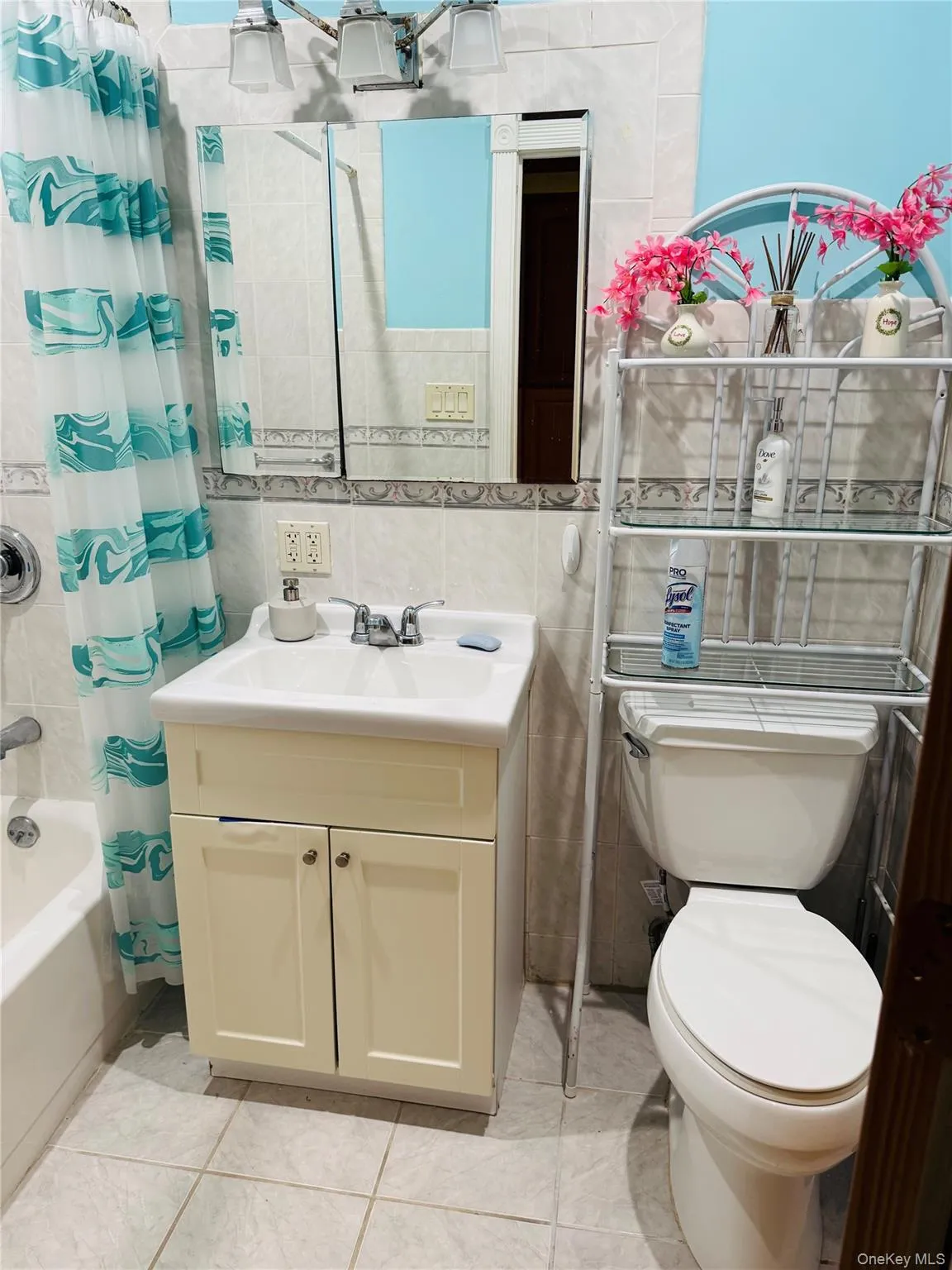 168-29 89th Avenue, New York, NY, 2 Bedrooms Bedrooms, 4 Rooms Rooms,1 BathroomBathrooms,Residential Lease,For Rent,89th,0,1039740 168-29 89th Avenue, New York, NY, 2 Bedrooms Bedrooms, 4 Rooms Rooms,1 BathroomBathrooms,Residential Lease,For Rent,89th,0,1039740