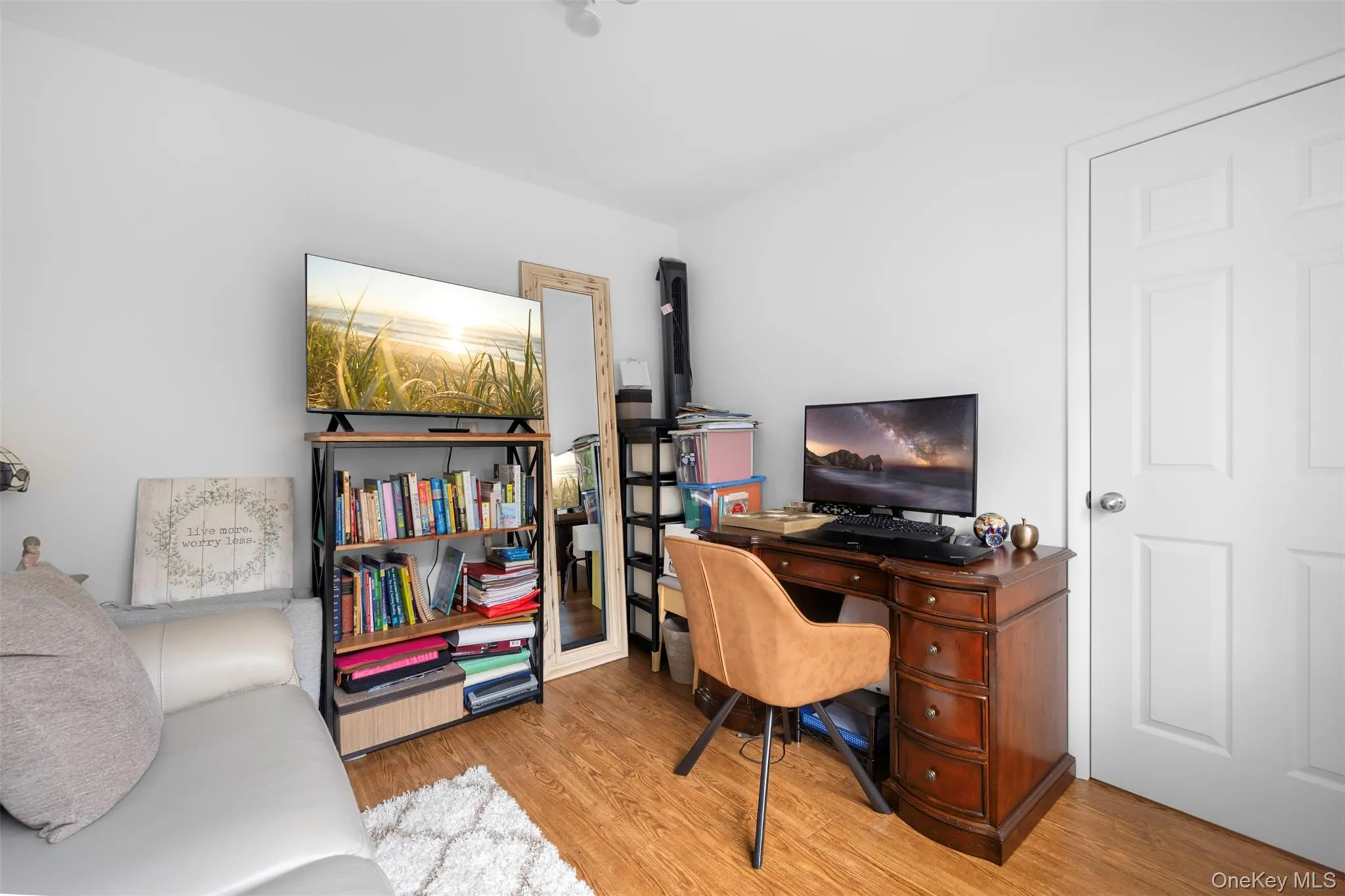 141 Great Neck Road, North Hempstead, NY, 2 Bedrooms Bedrooms, 4 Rooms Rooms,1 BathroomBathrooms,Residential Lease,For Rent,Great Neck,0,1039741 141 Great Neck Road, North Hempstead, NY, 2 Bedrooms Bedrooms, 4 Rooms Rooms,1 BathroomBathrooms,Residential Lease,For Rent,Great Neck,0,1039741