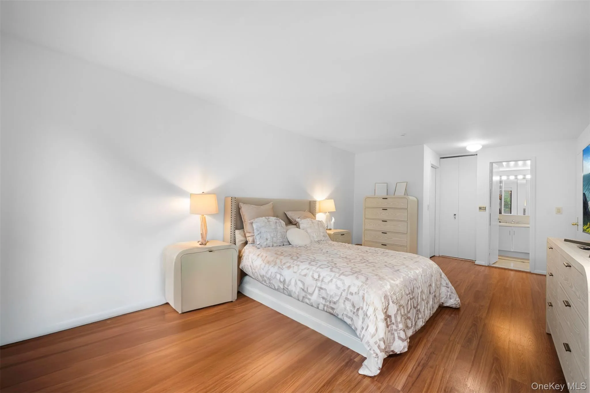141 Great Neck Road, North Hempstead, NY, 2 Bedrooms Bedrooms, 4 Rooms Rooms,1 BathroomBathrooms,Residential Lease,For Rent,Great Neck,0,1039741 141 Great Neck Road, North Hempstead, NY, 2 Bedrooms Bedrooms, 4 Rooms Rooms,1 BathroomBathrooms,Residential Lease,For Rent,Great Neck,0,1039741