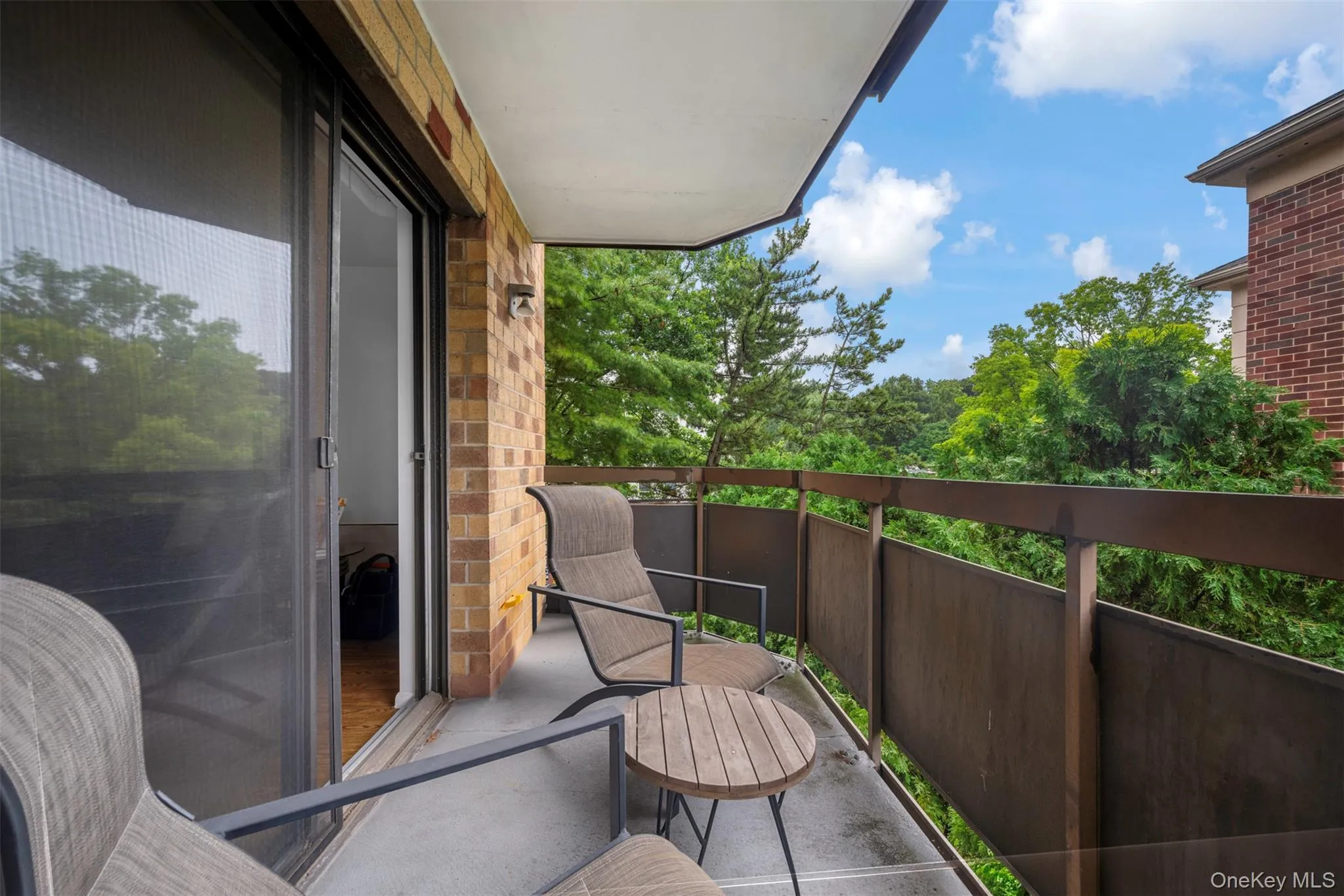 141 Great Neck Road, North Hempstead, NY, 2 Bedrooms Bedrooms, 4 Rooms Rooms,1 BathroomBathrooms,Residential Lease,For Rent,Great Neck,0,1039741 141 Great Neck Road, North Hempstead, NY, 2 Bedrooms Bedrooms, 4 Rooms Rooms,1 BathroomBathrooms,Residential Lease,For Rent,Great Neck,0,1039741