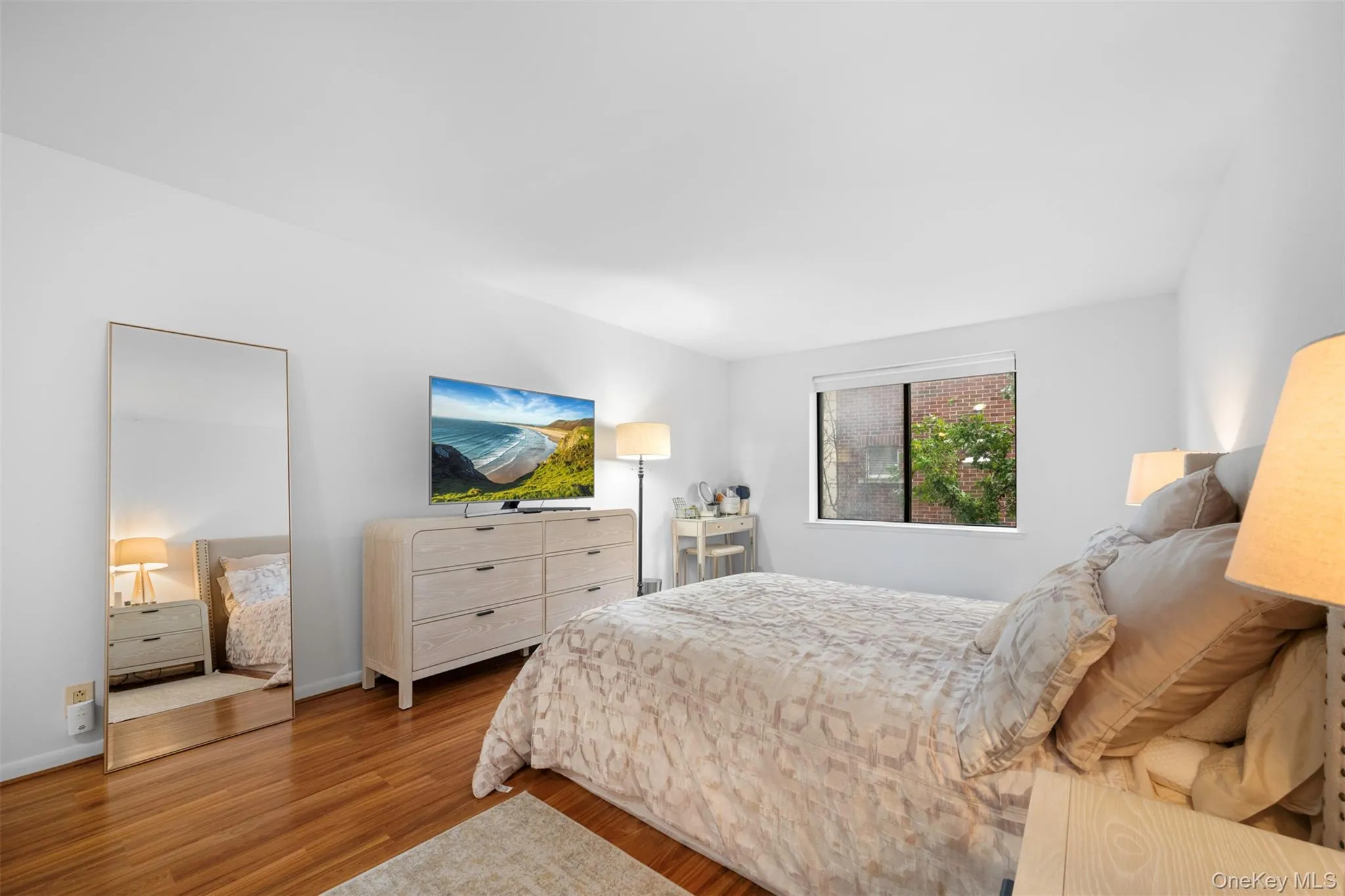 141 Great Neck Road, North Hempstead, NY, 2 Bedrooms Bedrooms, 4 Rooms Rooms,1 BathroomBathrooms,Residential Lease,For Rent,Great Neck,0,1039741 141 Great Neck Road, North Hempstead, NY, 2 Bedrooms Bedrooms, 4 Rooms Rooms,1 BathroomBathrooms,Residential Lease,For Rent,Great Neck,0,1039741