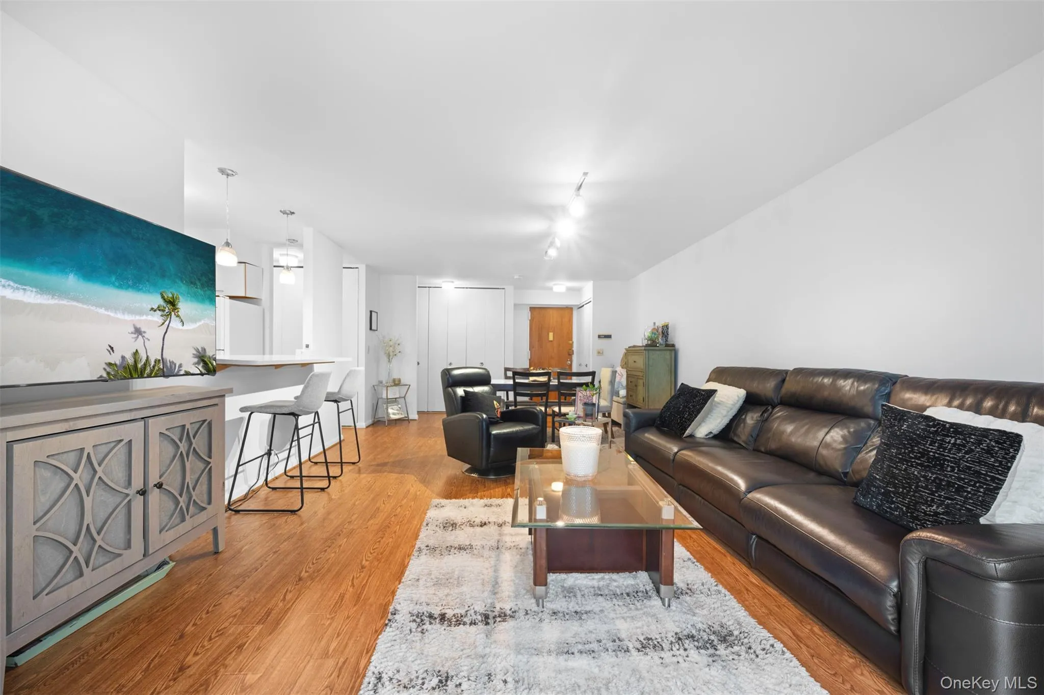 141 Great Neck Road, North Hempstead, NY, 2 Bedrooms Bedrooms, 4 Rooms Rooms,1 BathroomBathrooms,Residential Lease,For Rent,Great Neck,0,1039741 141 Great Neck Road, North Hempstead, NY, 2 Bedrooms Bedrooms, 4 Rooms Rooms,1 BathroomBathrooms,Residential Lease,For Rent,Great Neck,0,1039741